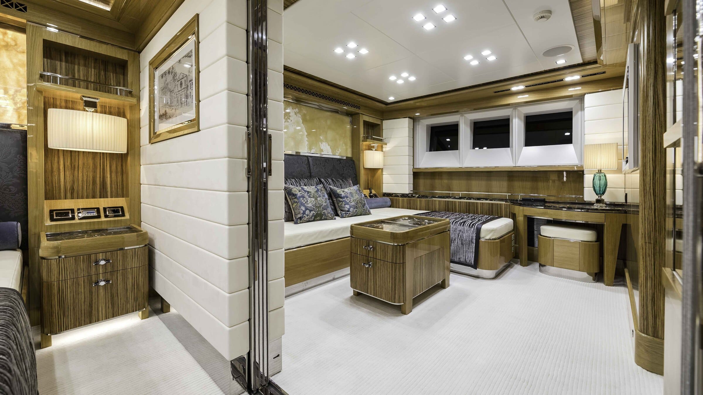 VIP-каюта/VIP cabin