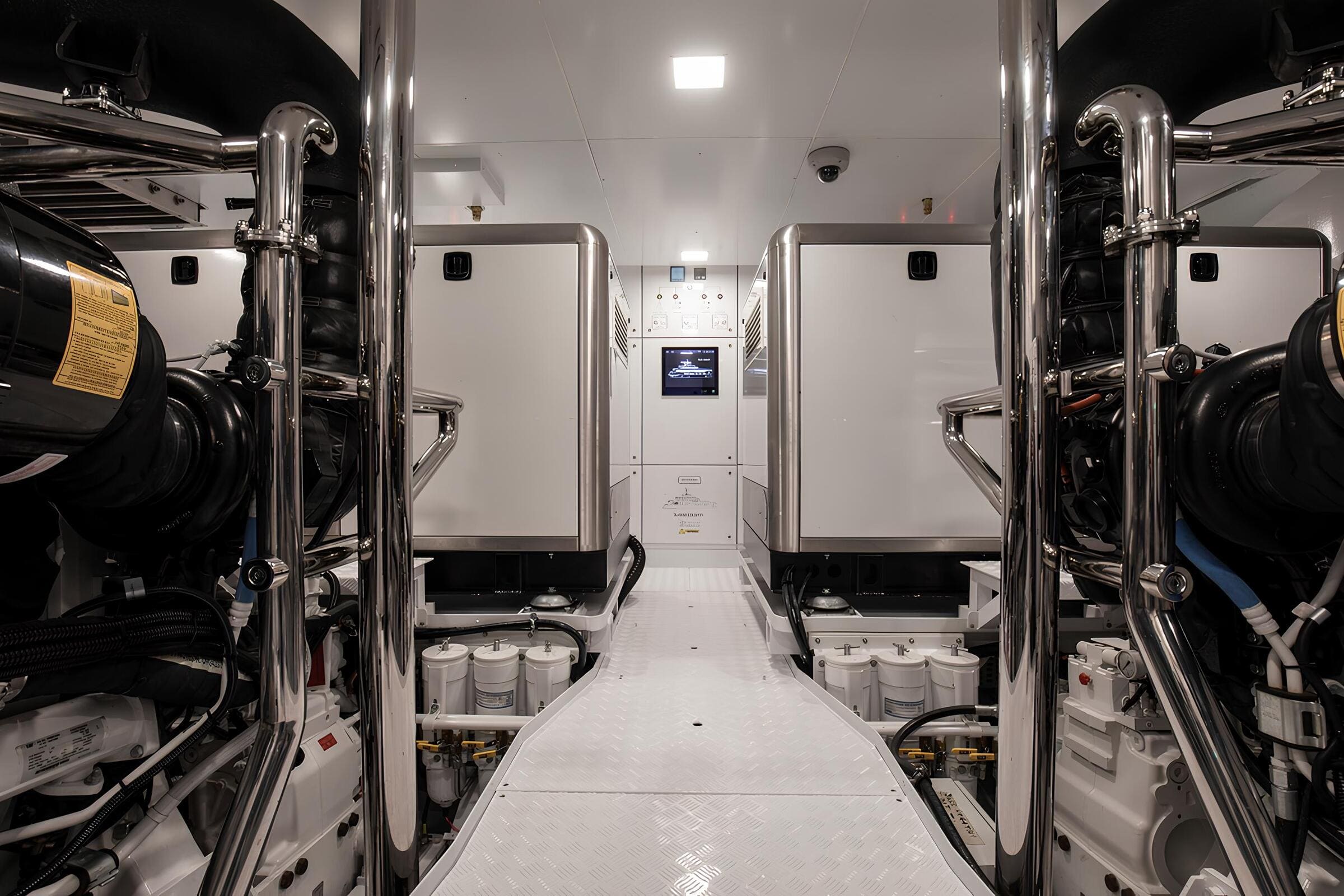 Моторный отсек/Engine room