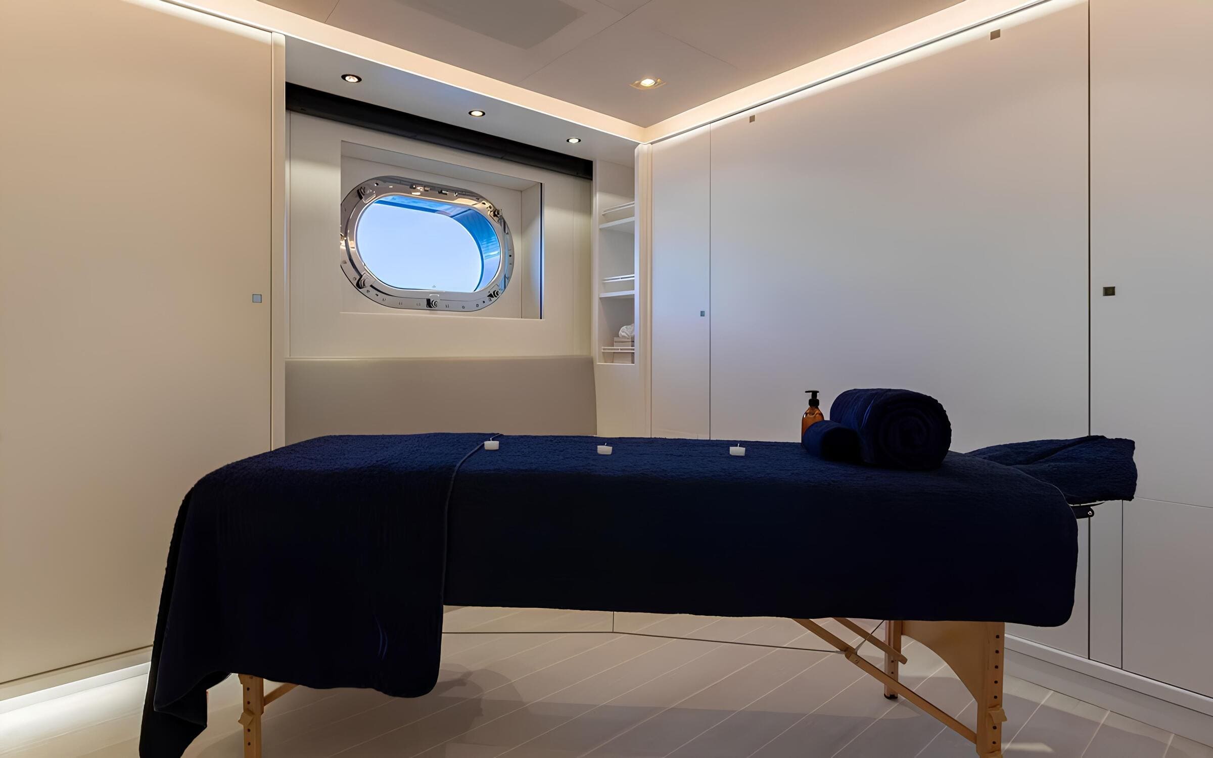 Массажный кабинет/Massage room