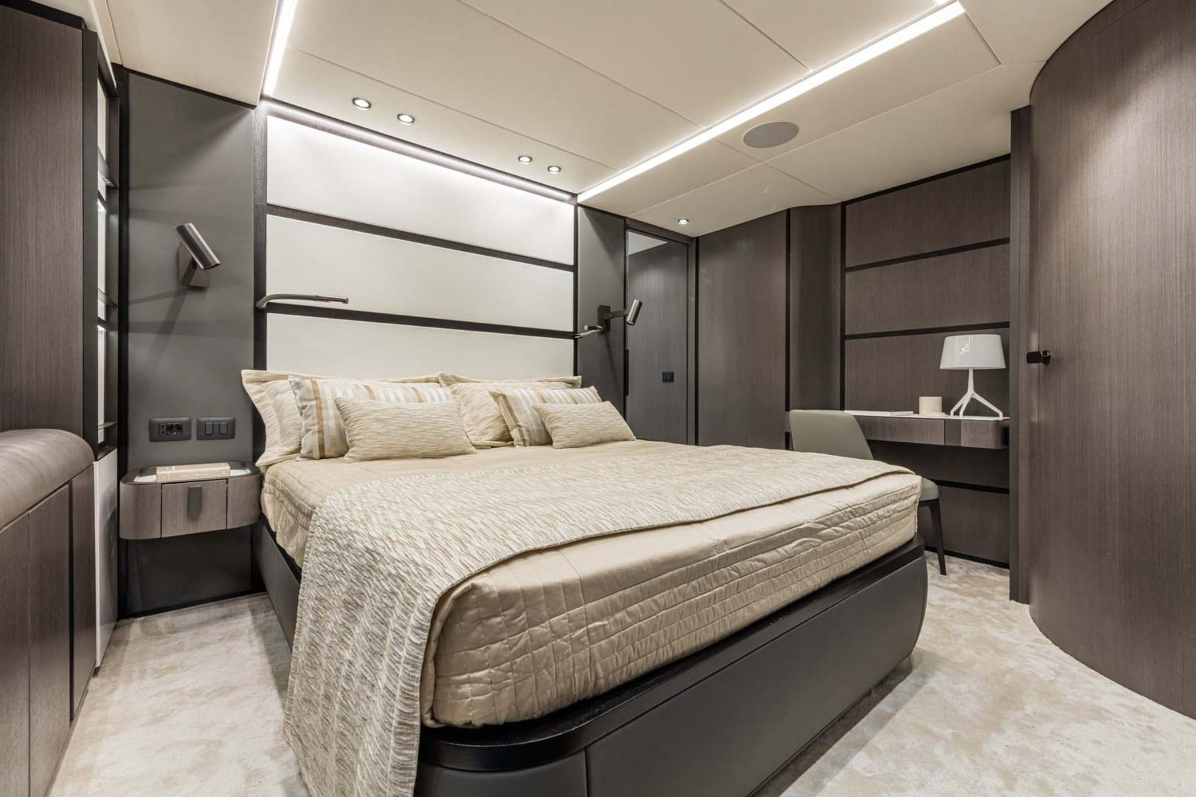 VIP-каюта/VIP cabin