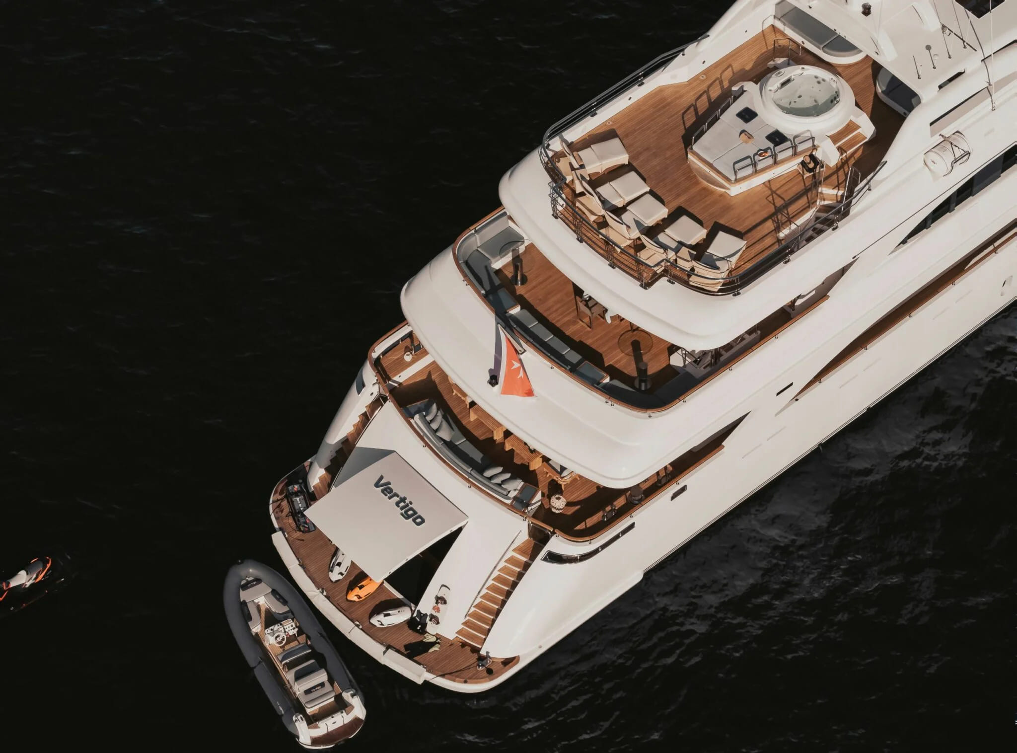 Экстерьер Golden Yachts yacht 