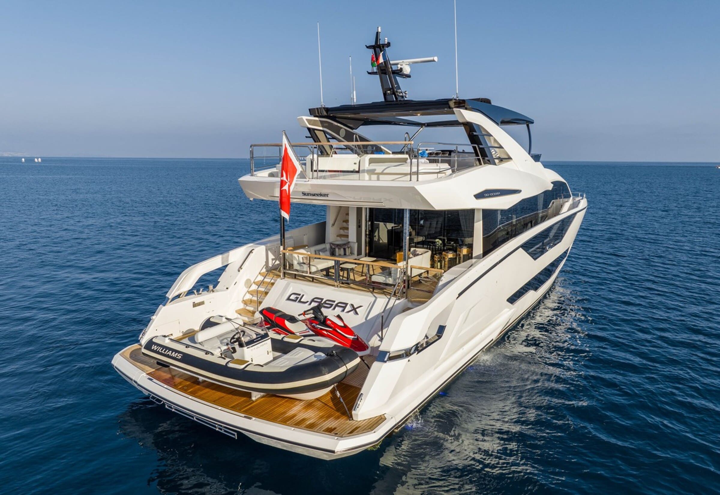 Экстерьер Sunseeker 90 Ocean 2022 MY GLASAX/Exterior Sunseeker 90 Ocean 2022 MY GLASAX