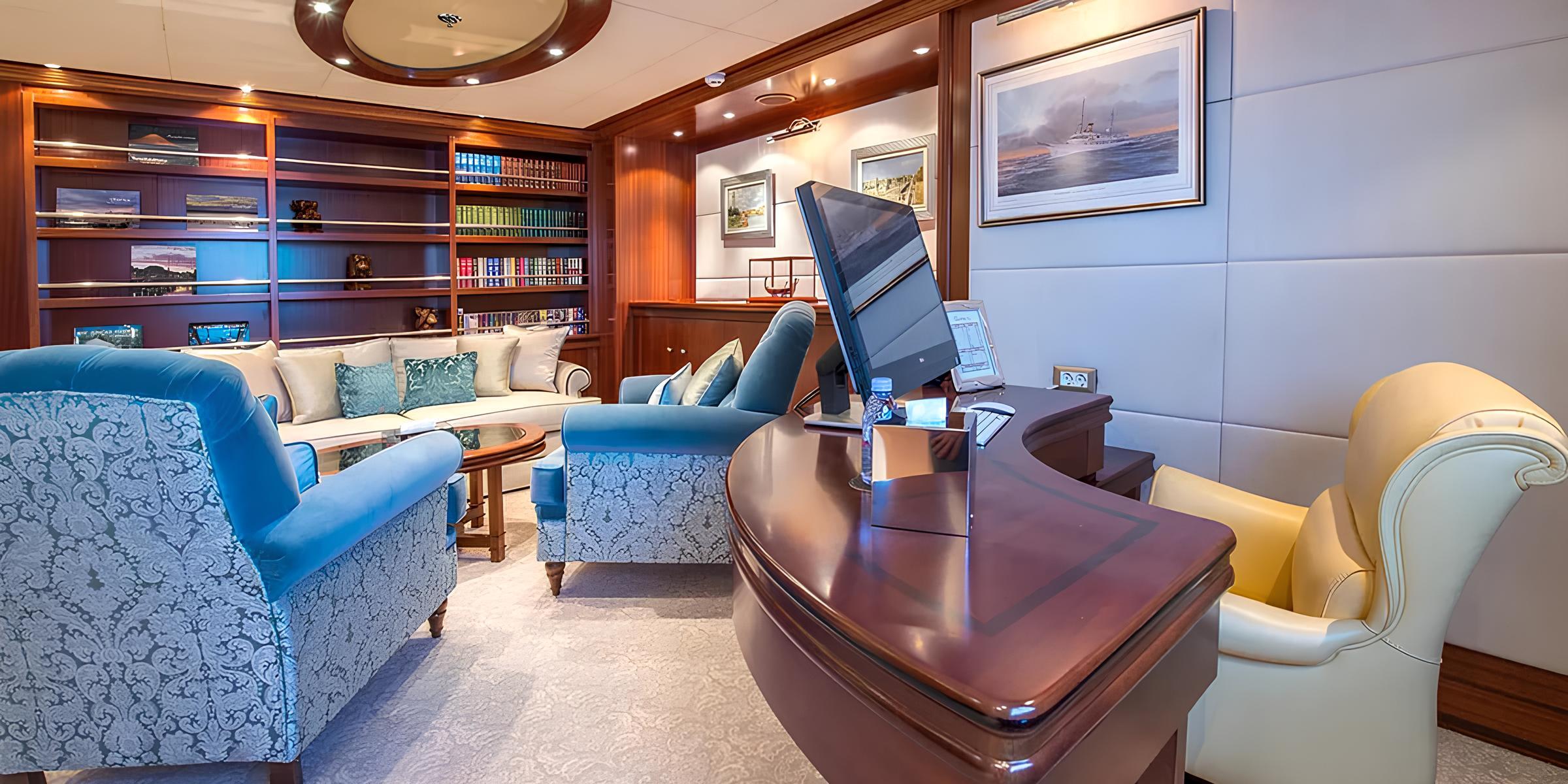 Кабинет на главной палубе/Main deck office 