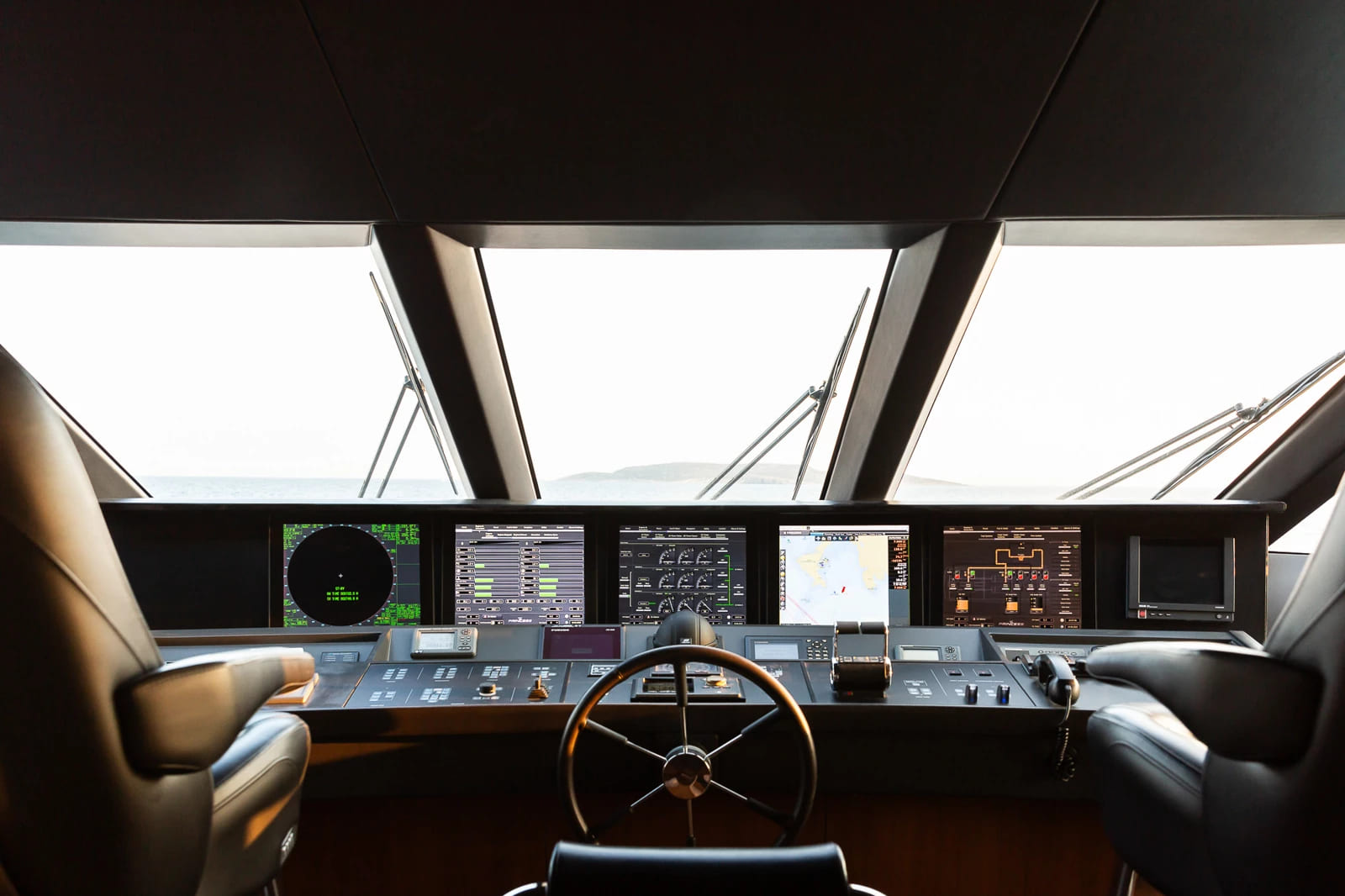 Главный пост управления/Main helm station