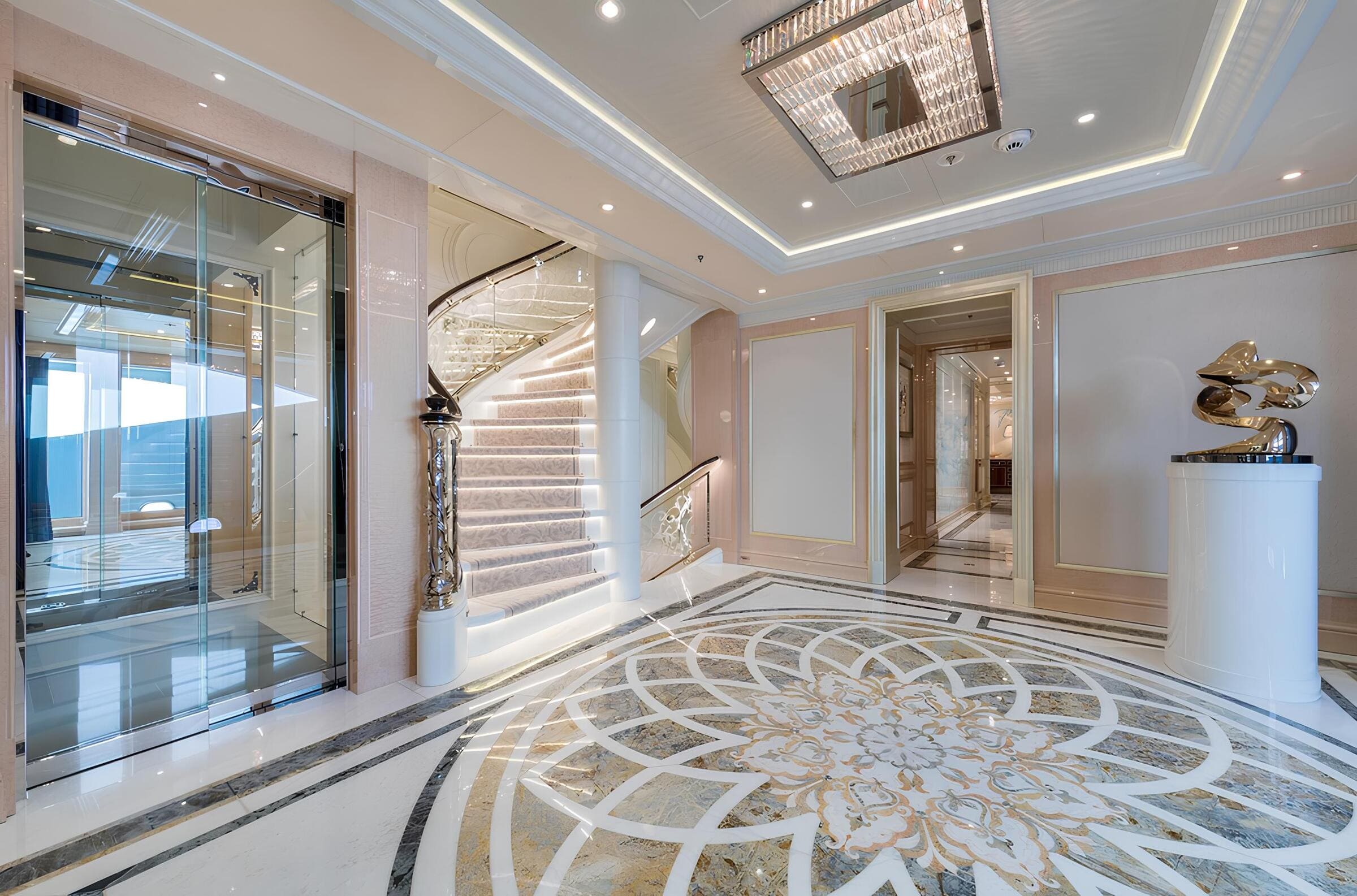 Лестница с главной палубы на нижнюю/Stairs from MD to LD