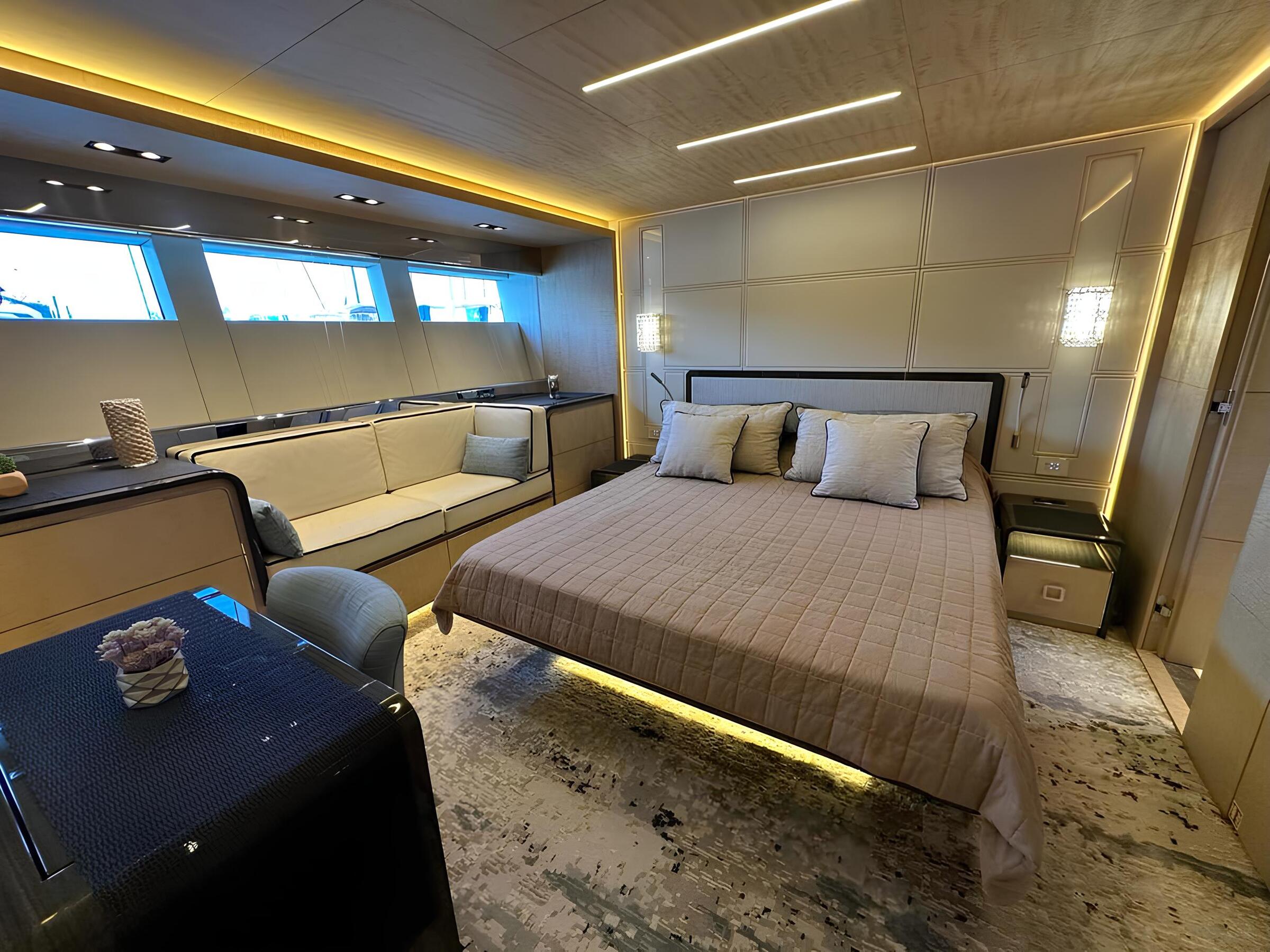 VIP-каюта/VIP cabin