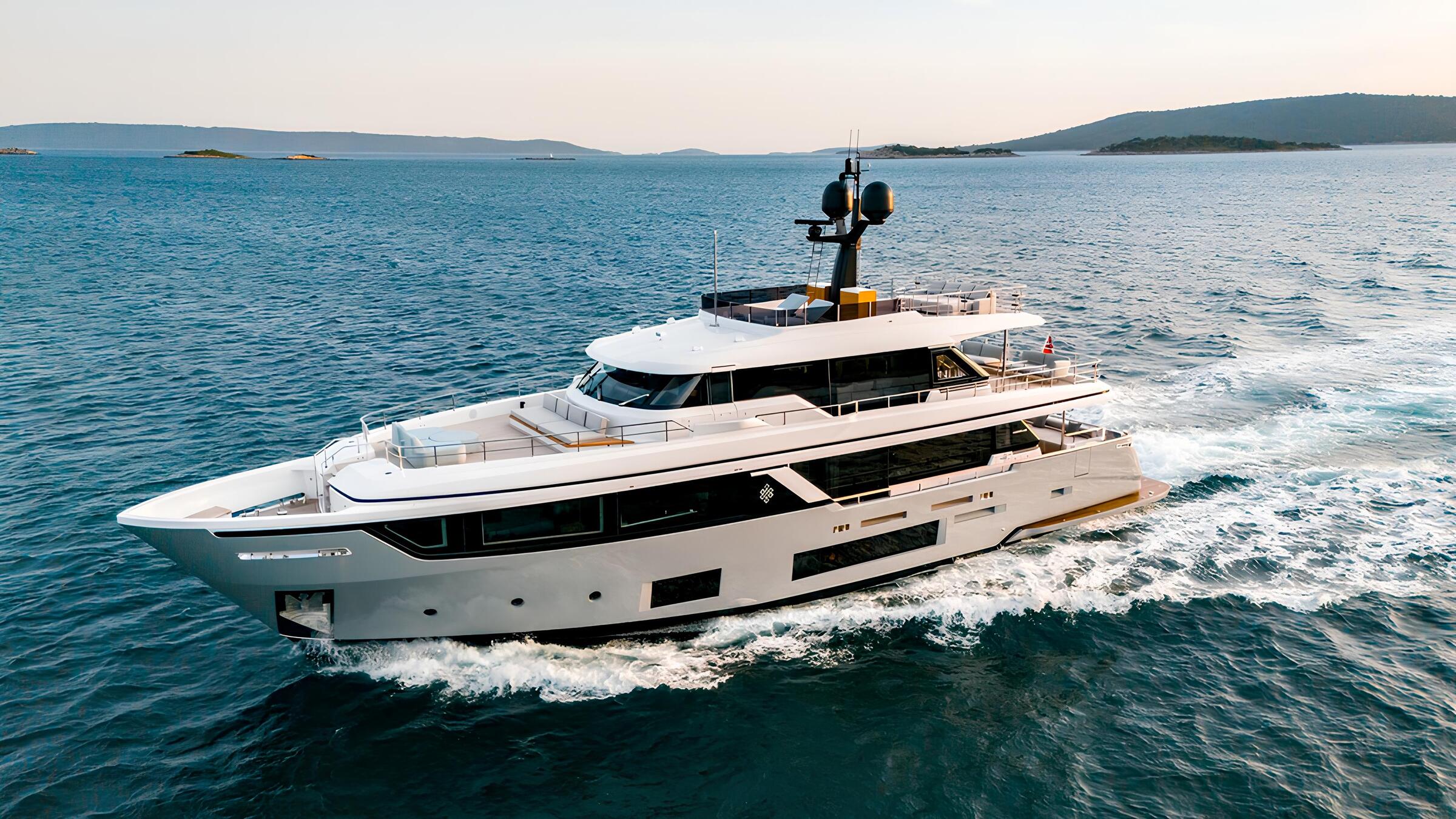 Экстерьер Custom Line Navetta 30 2023 MY KARMA C/Exterior Custom Line Navetta 30 2023 MY KARMA C