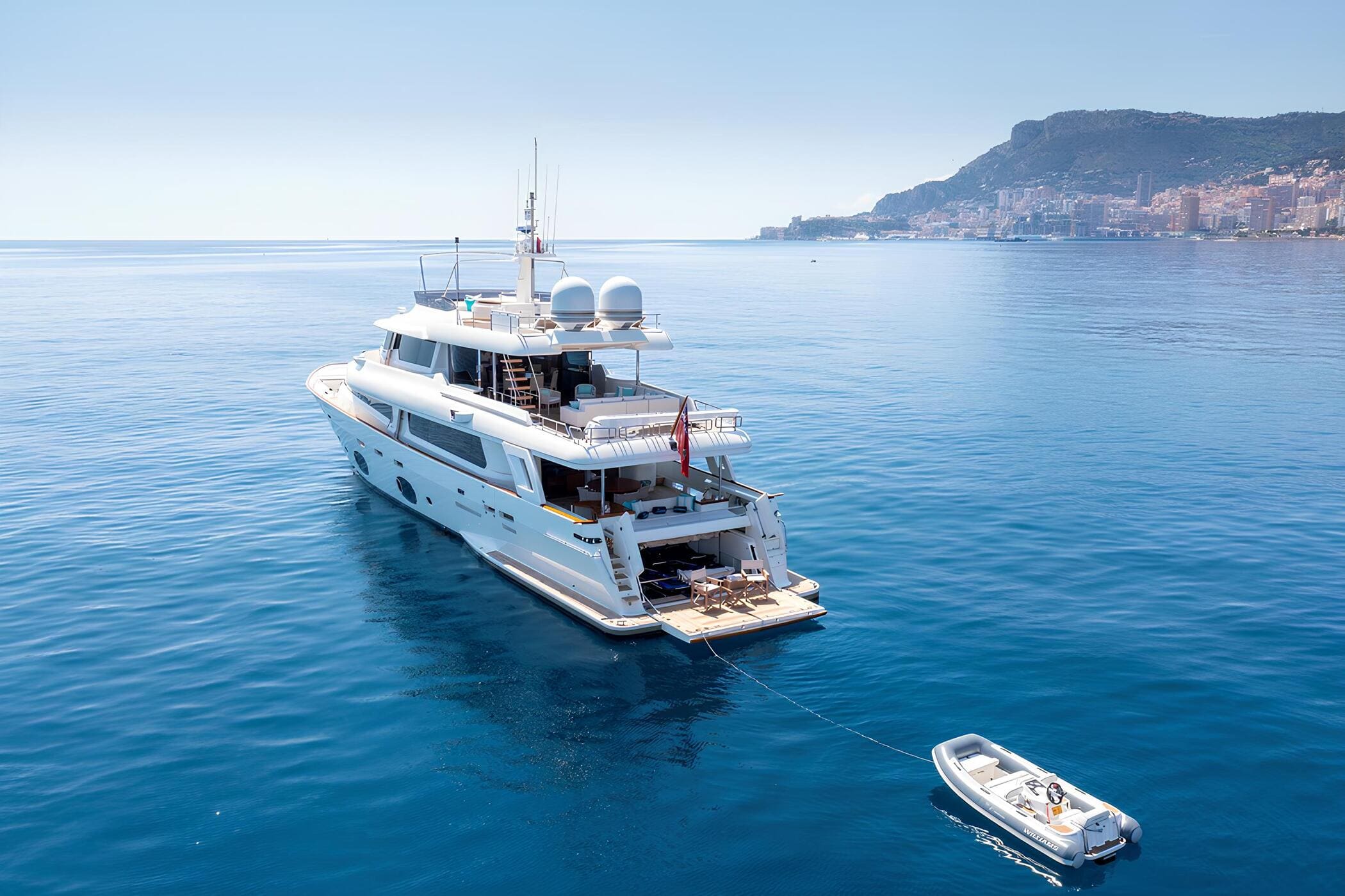 Экстерьер Custom Line Navetta 33 2013 MY CENTURION/Exterior Custom Line Navetta 33 2013 MY CENTURION