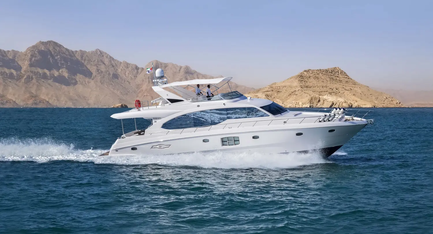 Экстерьер Gulf Craft Majestic 70 2012/Exterior Gulf Craft Majestic 70 2012