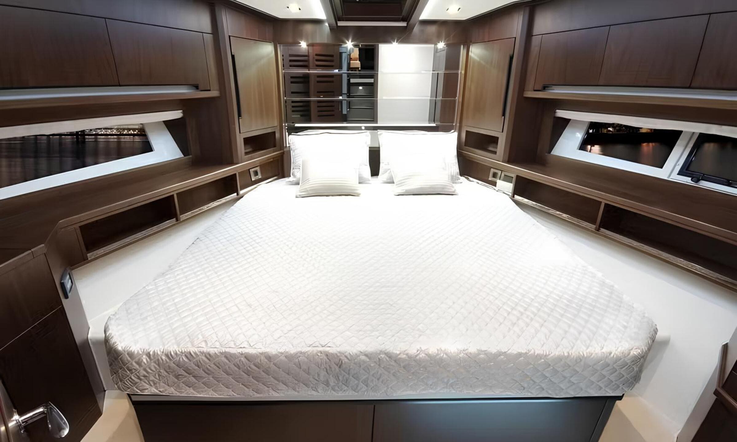 VIP-каюта/VIP cabin