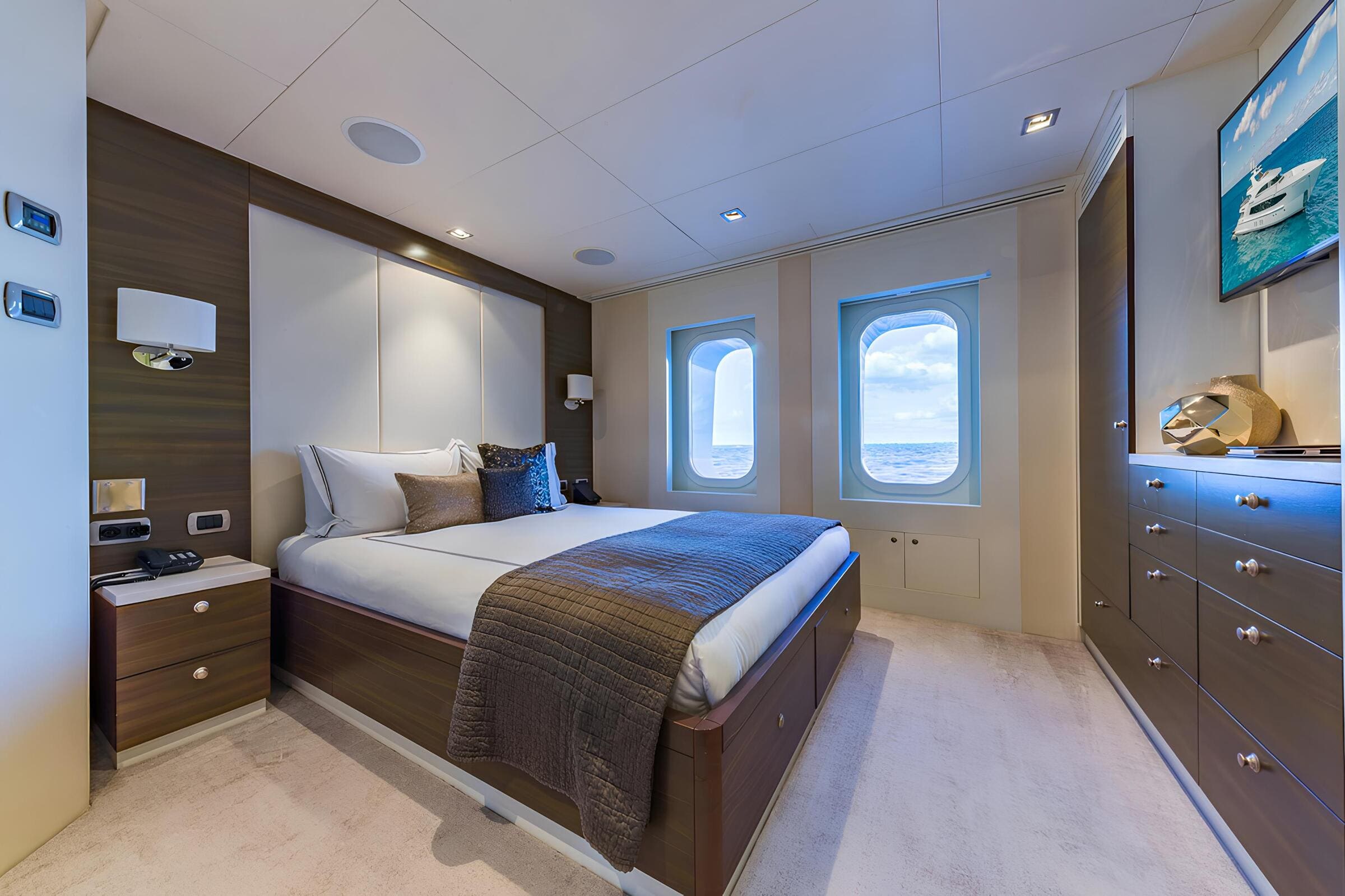 VIP-каюта/VIP cabin
