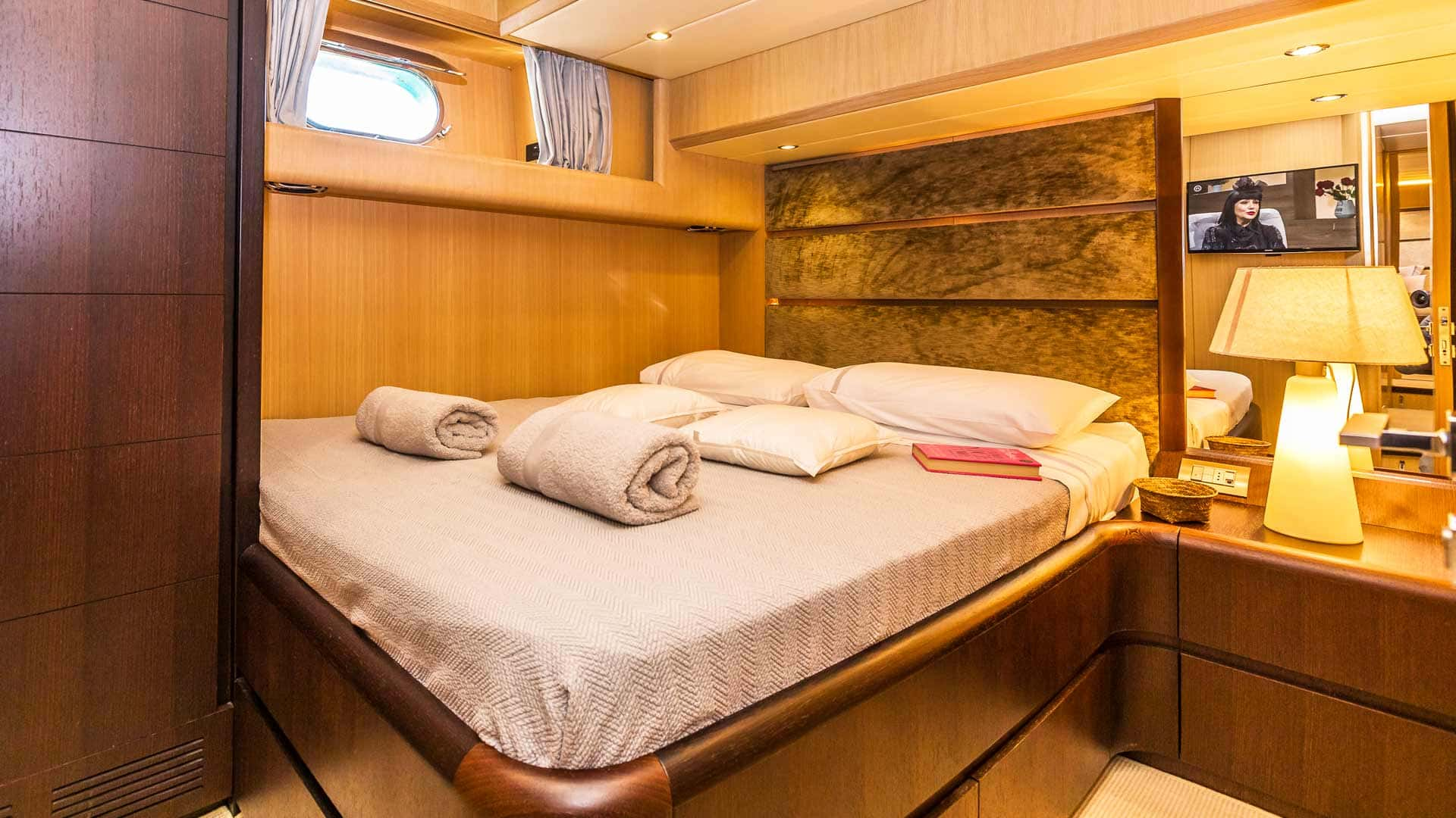 VIP-каюта/VIP cabin