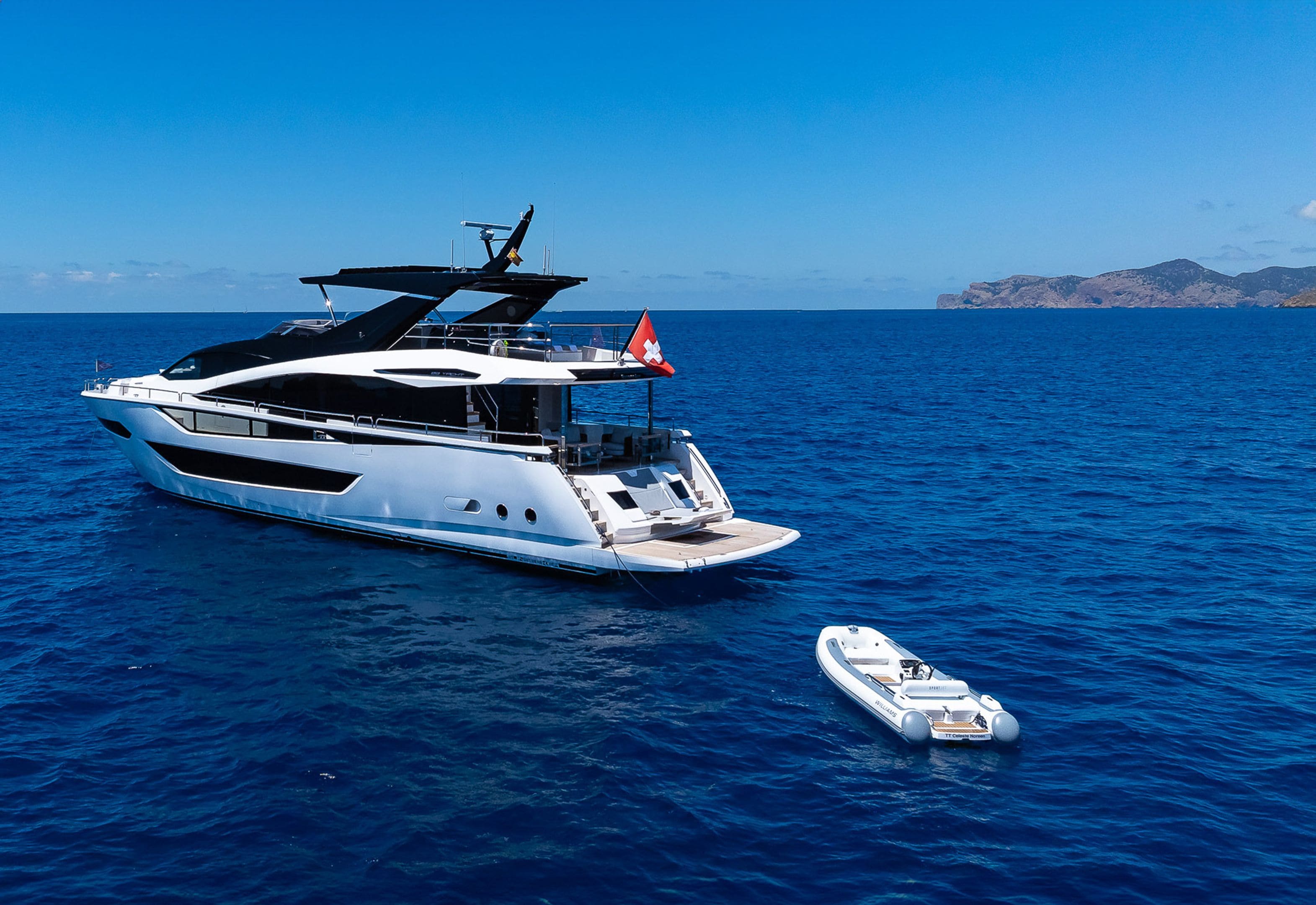 Экстерьер Sunseeker 88 Yacht 2023 MY CELESTE NOREEN/Exterior Sunseeker 88 Yacht 2023 MY CELESTE NOREEN