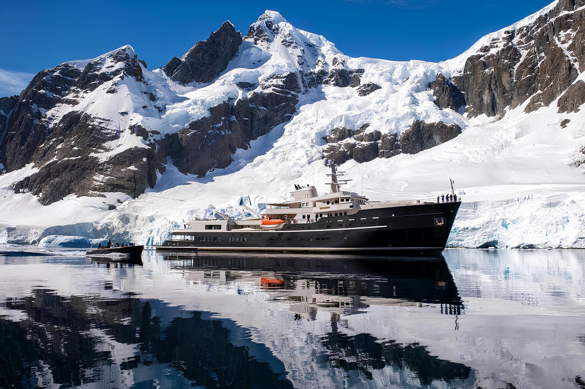 Экстерьер Icon Yachts 77M 1974 MY LEGEND/Exterior Icon Yachts 77M 1974 MY LEGEND