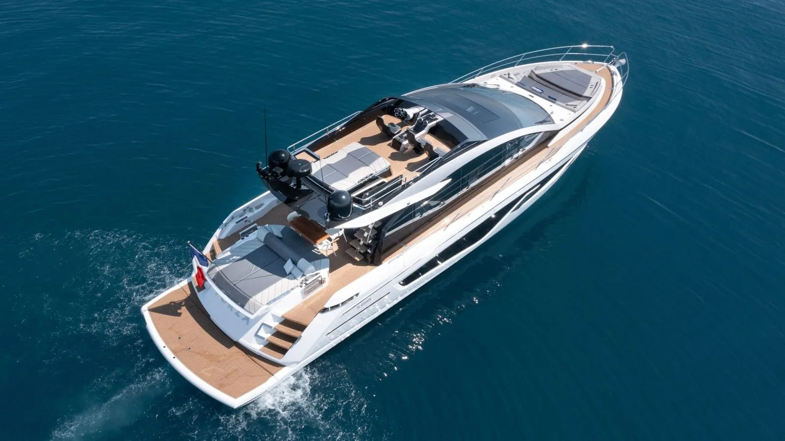 Экстерьер Sunseeker 65 sport Yacht 2022 MY FORZA/Exterior Sunseeker 65 sport Yacht 2022 MY FORZA