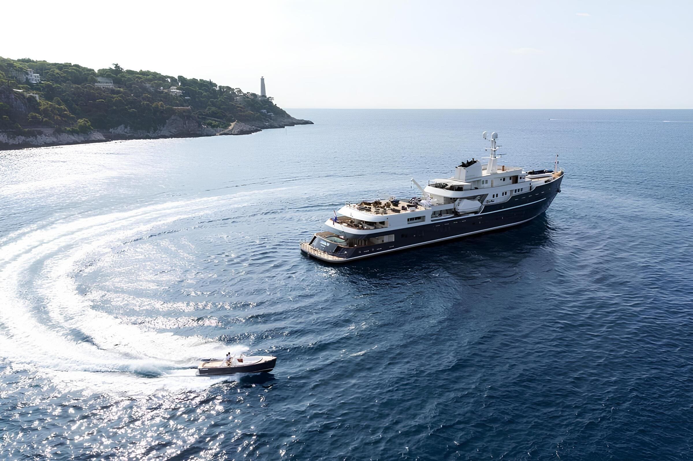 Экстерьер Icon Yachts 77M 1974 MY LEGEND/Exterior Icon Yachts 77M 1974 MY LEGEND