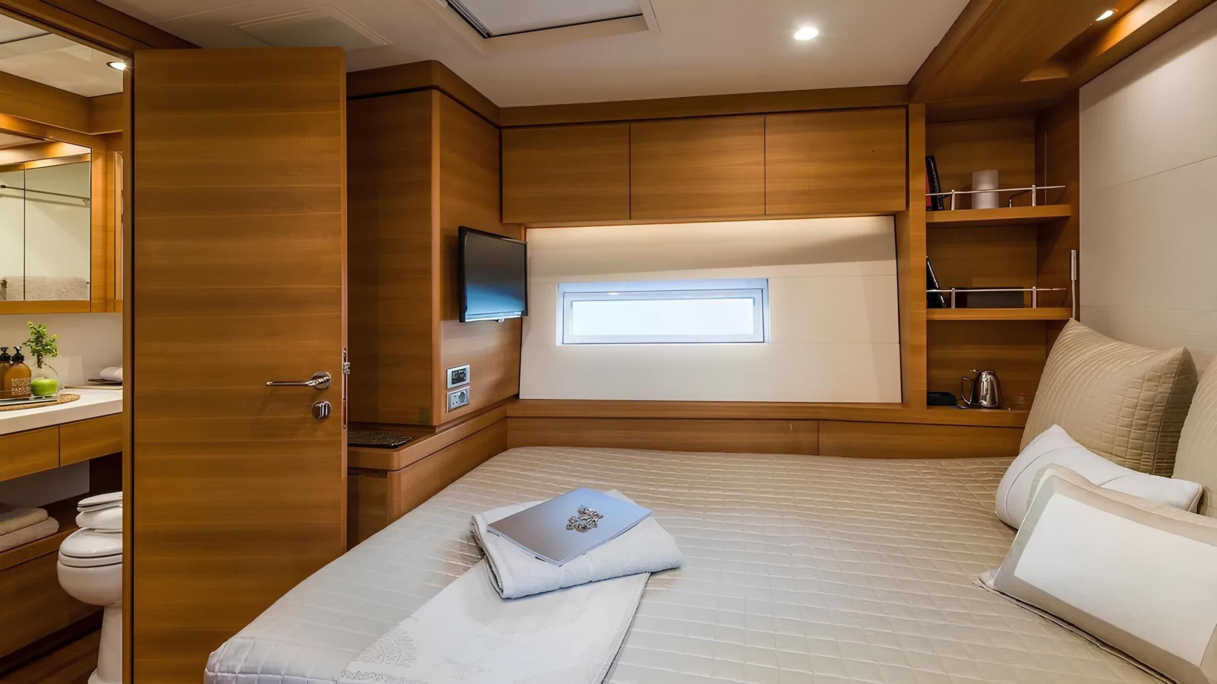 VIP-каюта/VIP cabin