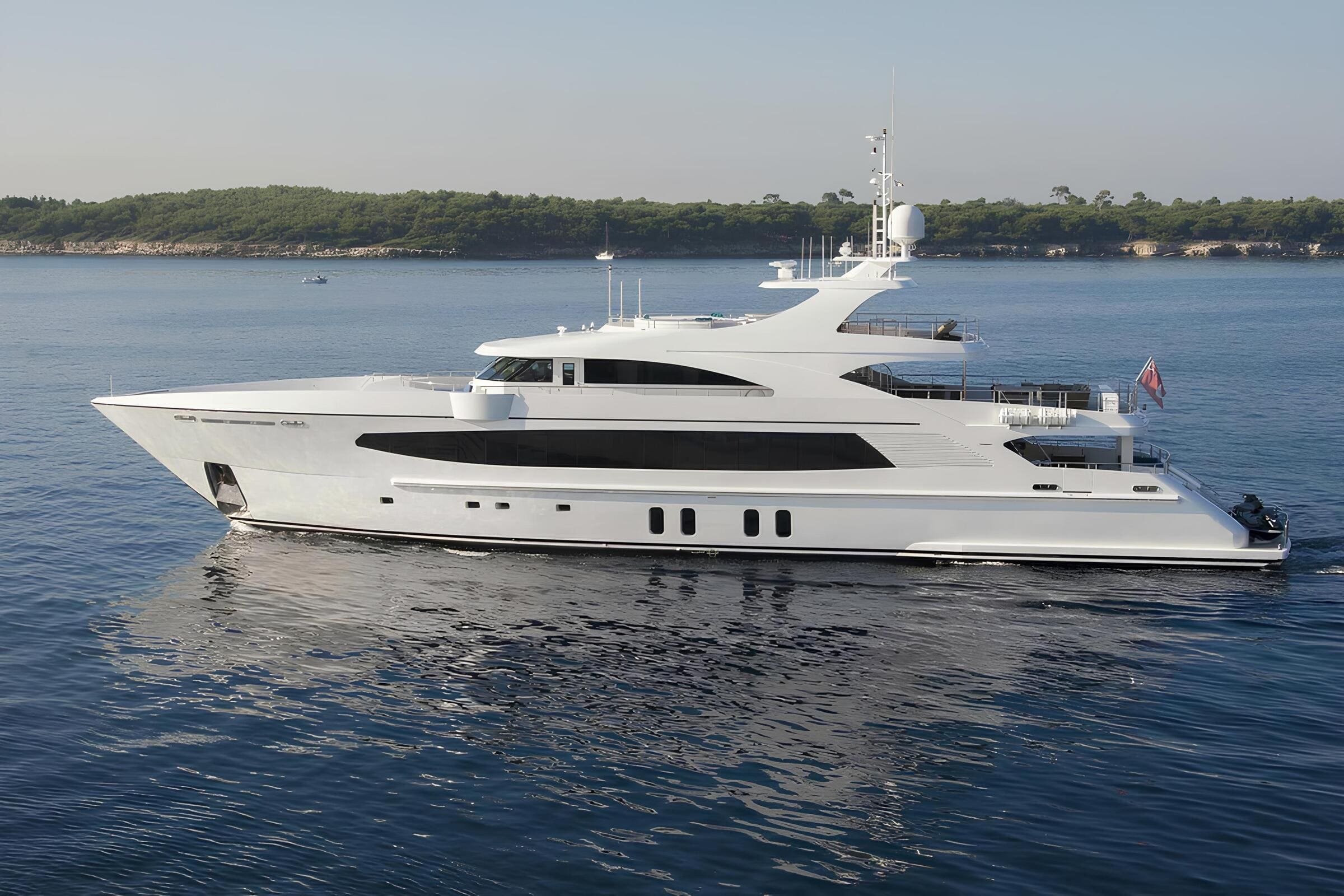 Экстерьер Oceanfast 48M 2010 MY BIG SKY/Exterior Oceanfast 48M 2010 MY BIG SKY