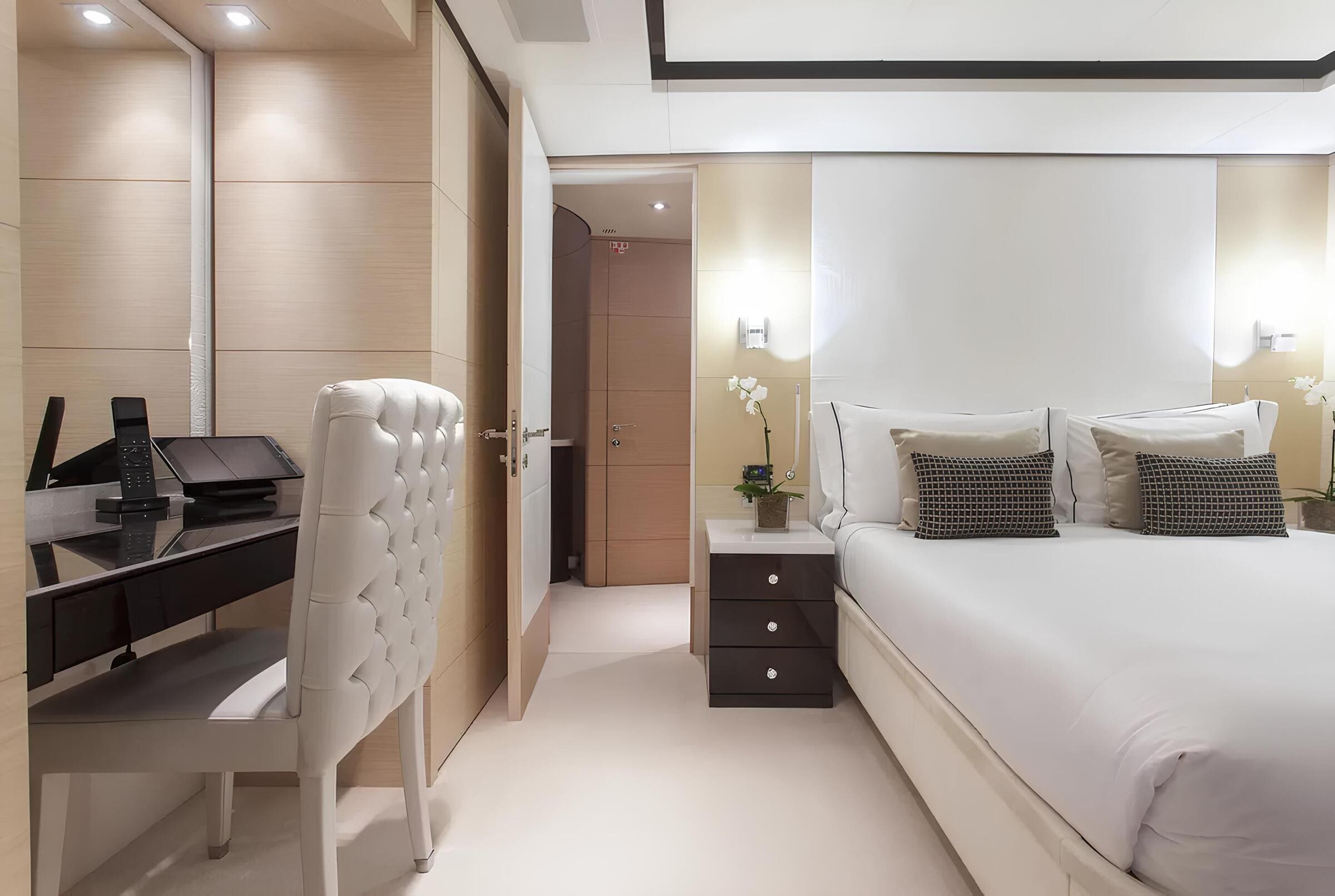 VIP-каюта/VIP cabin