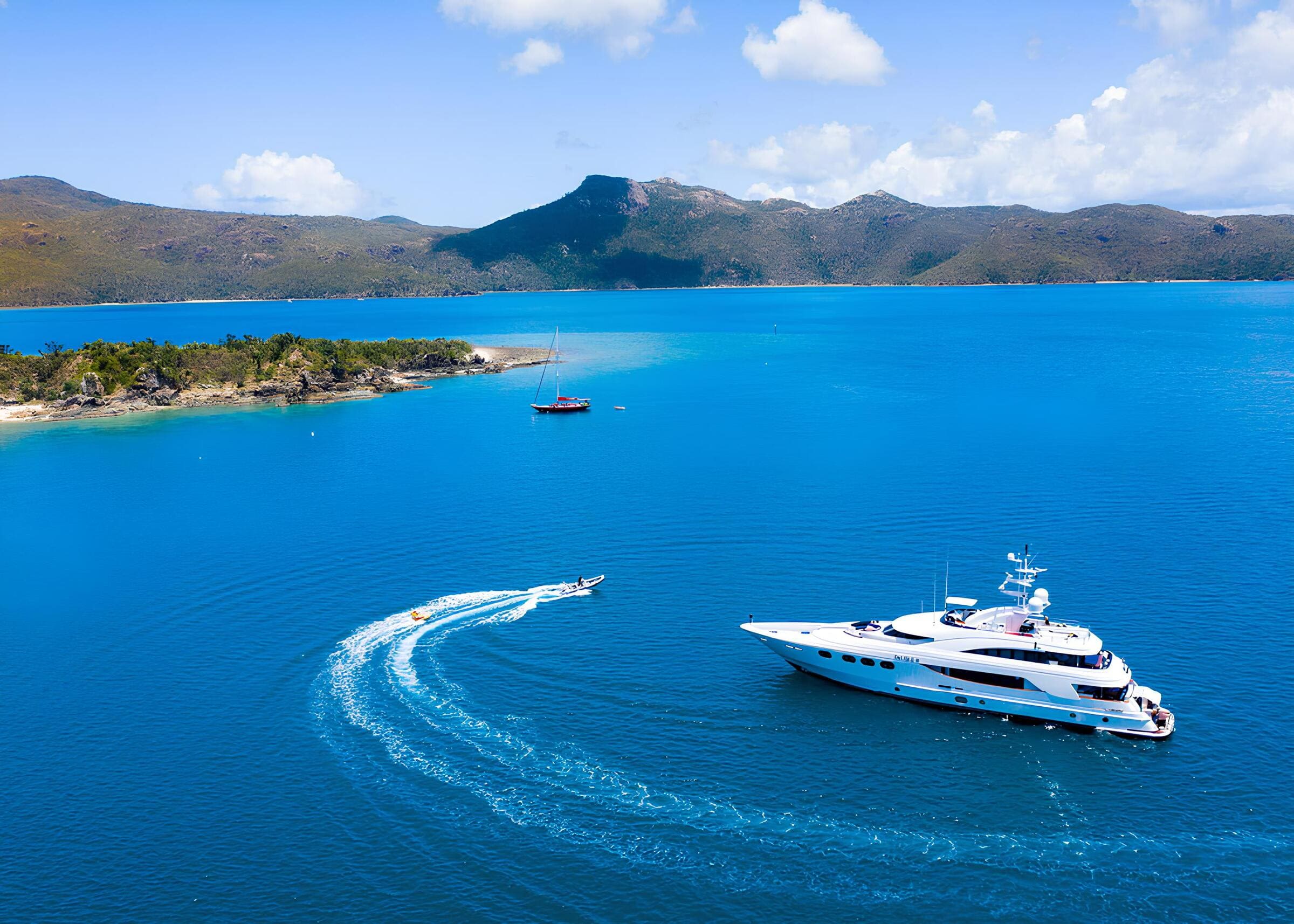 Экстерьер Gulf Craft 42M 2008 MY DE LISLE III/Exterior Gulf Craft 42M 2008 MY DE LISLE III