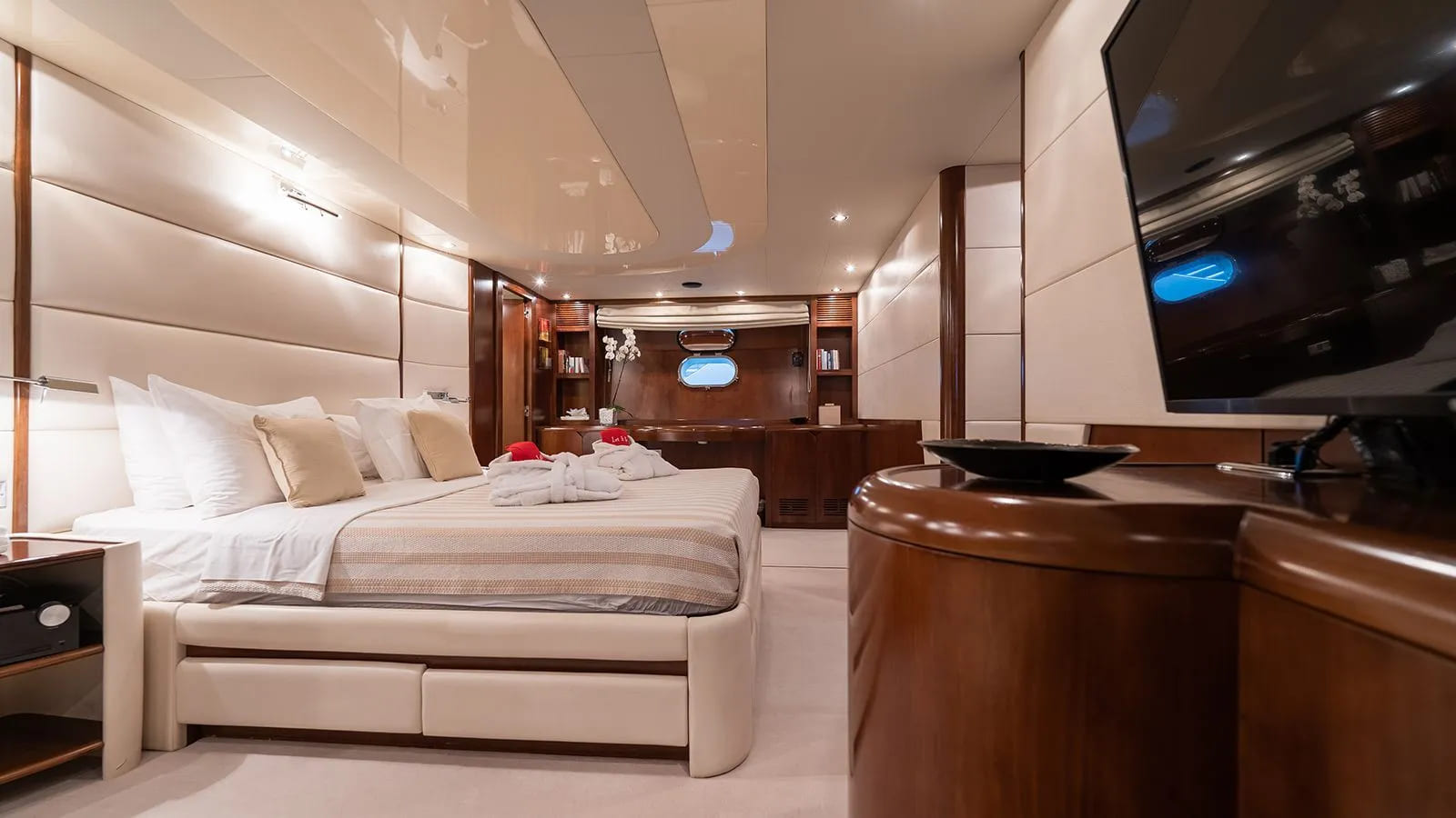 VIP-каюта/VIP cabin