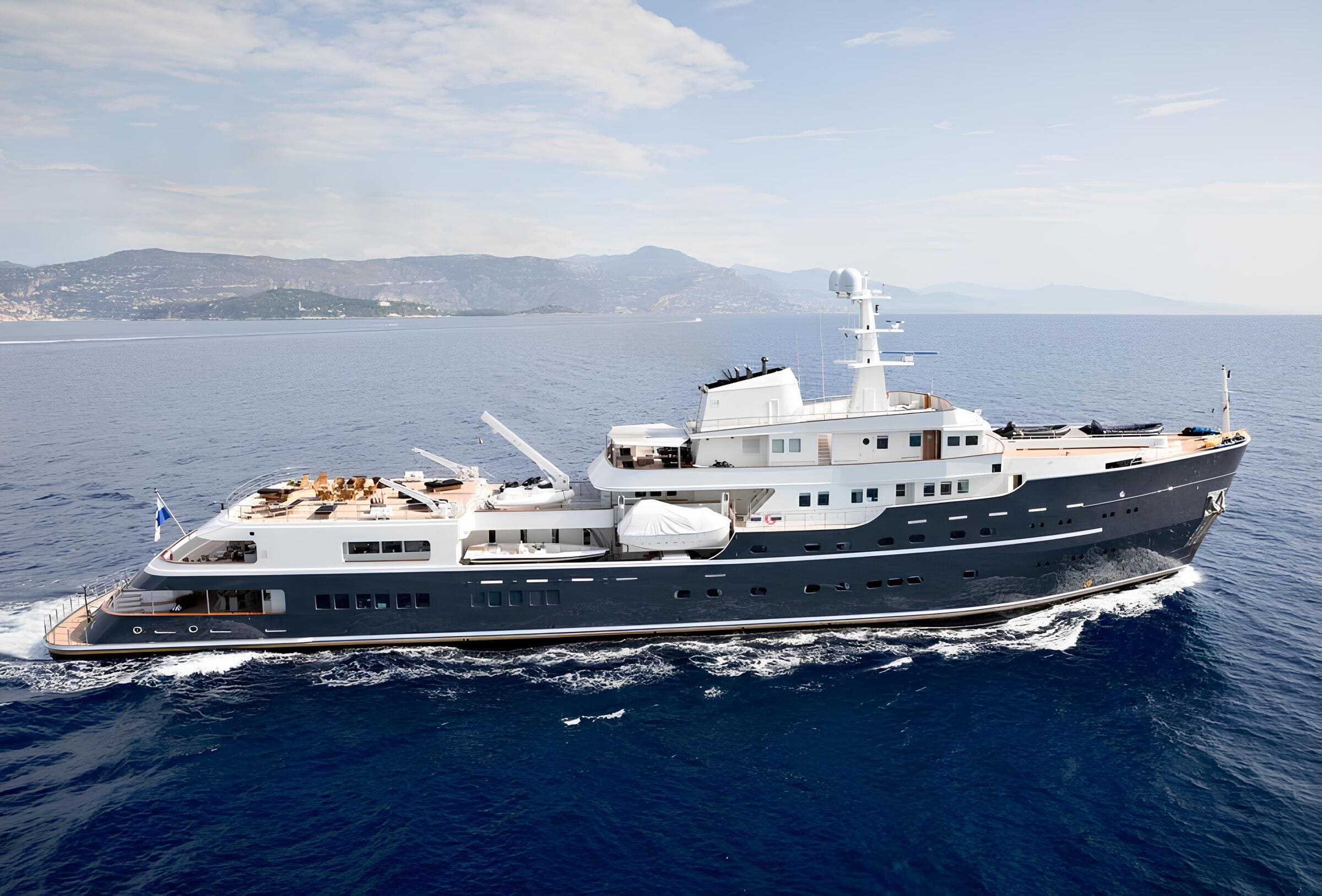 Экстерьер Icon Yachts 77M 1974 MY LEGEND/Exterior Icon Yachts 77M 1974 MY LEGEND
