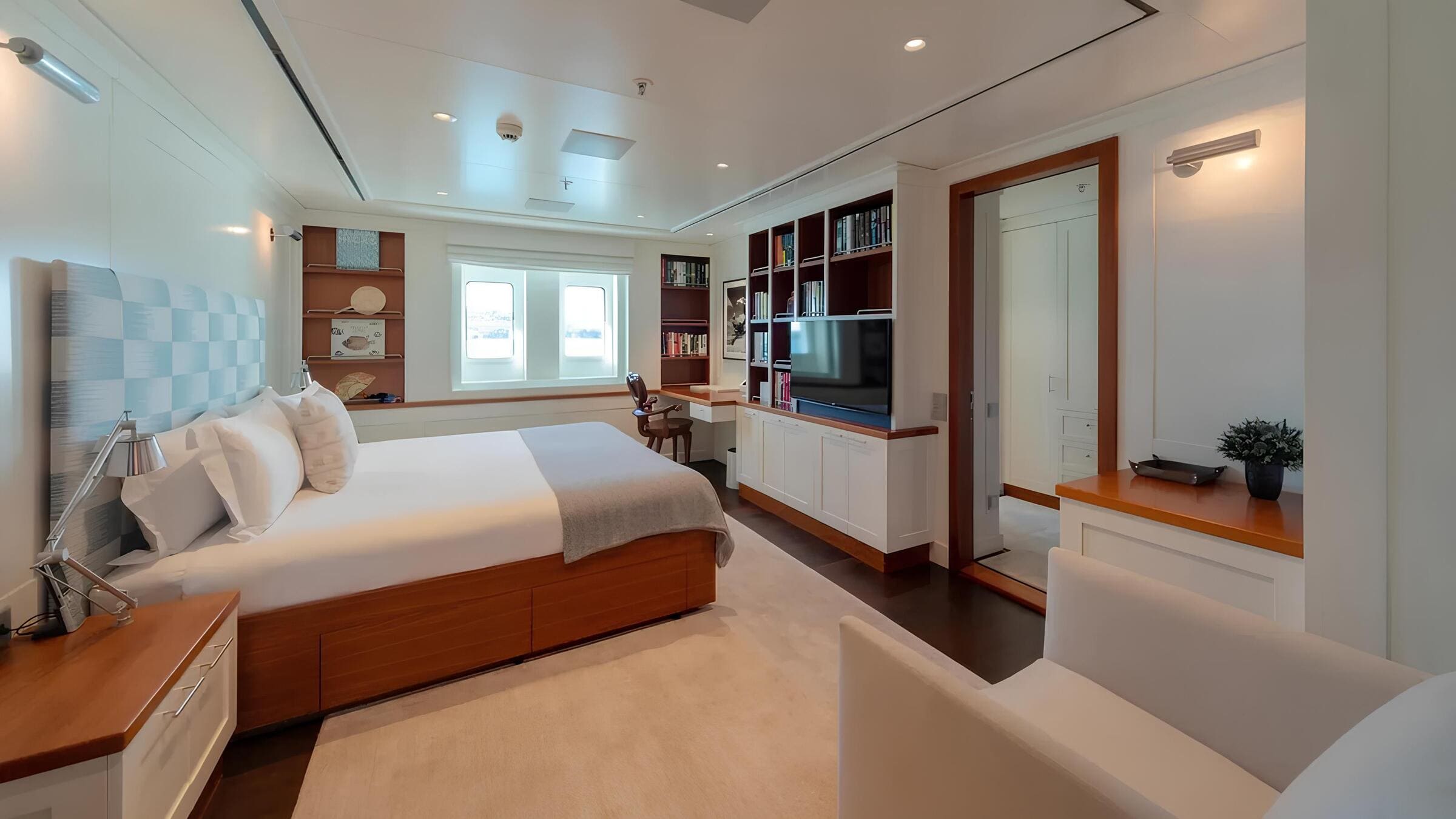 VIP-каюта/VIP cabin