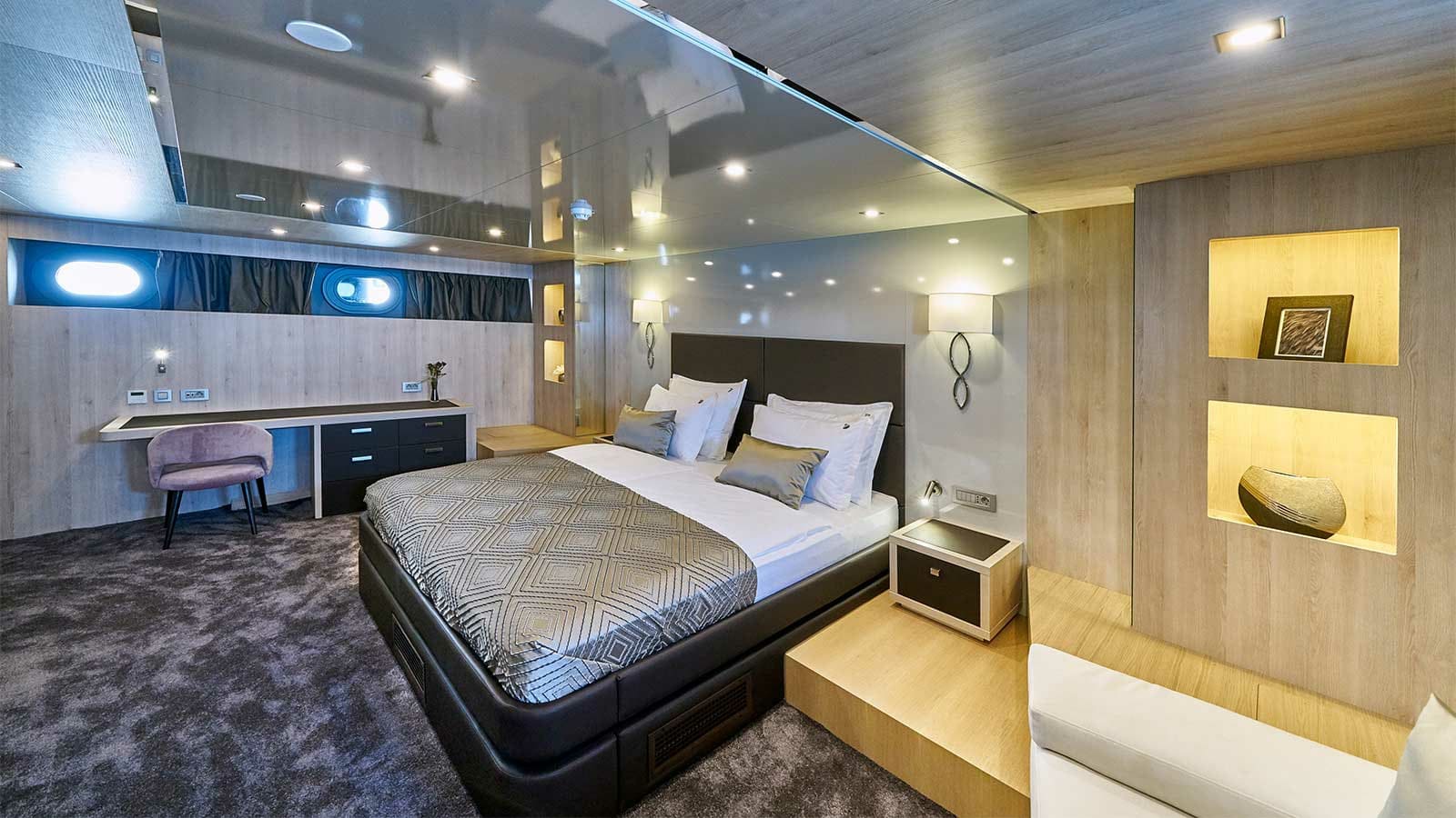 VIP-каюта/VIP cabin