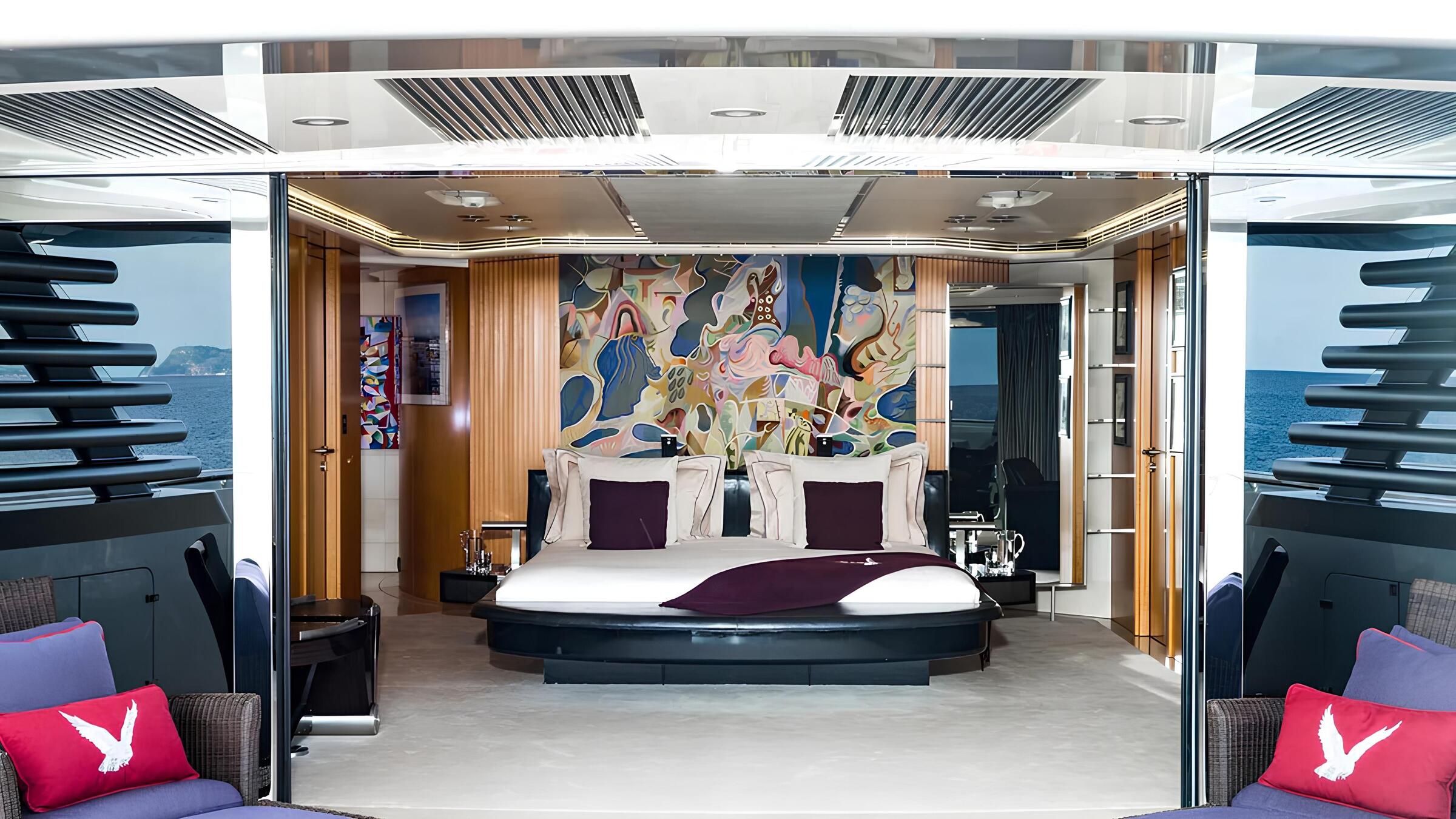 VIP-каюта/VIP cabin