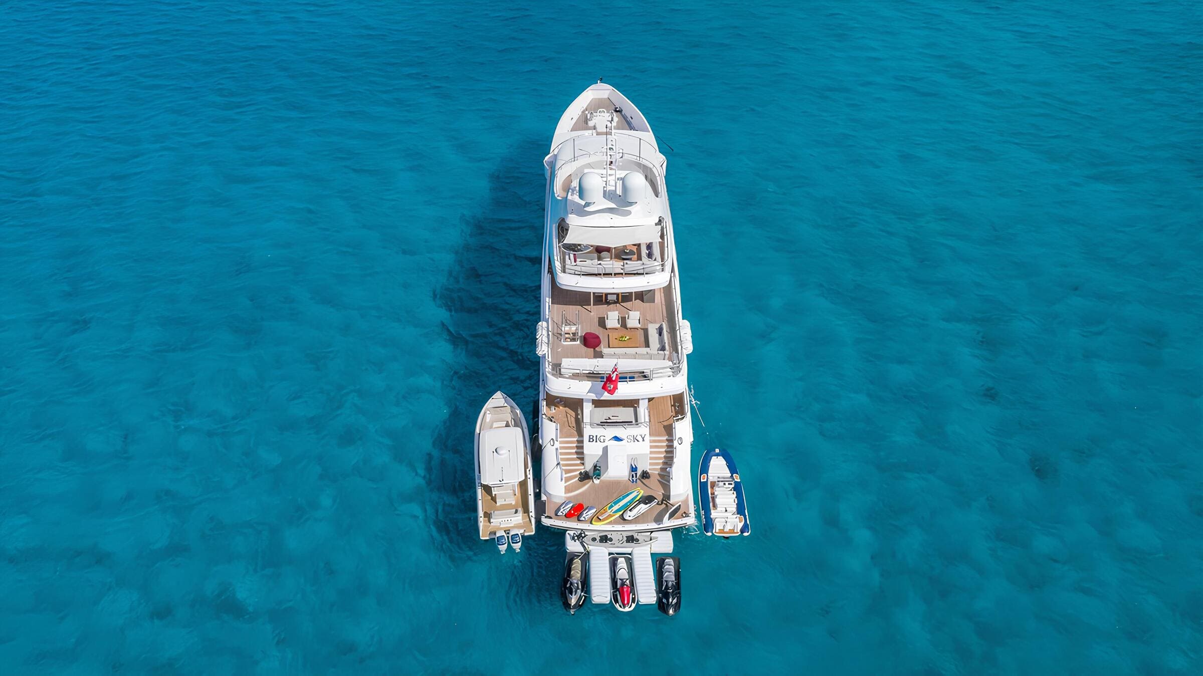 Экстерьер Oceanfast 48M 2010 MY BIG SKY/Exterior Oceanfast 48M 2010 MY BIG SKY