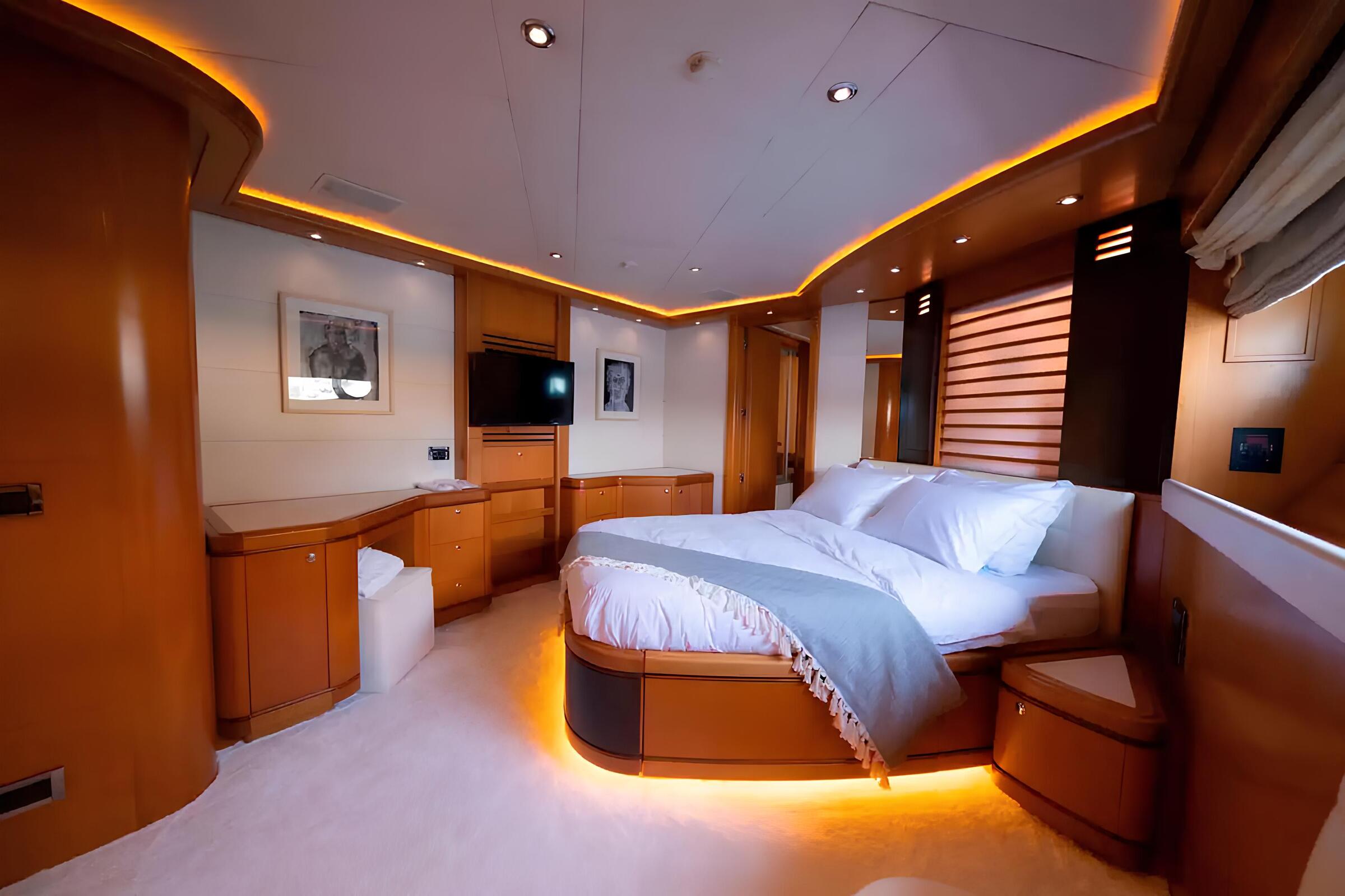 VIP-каюта/VIP cabin