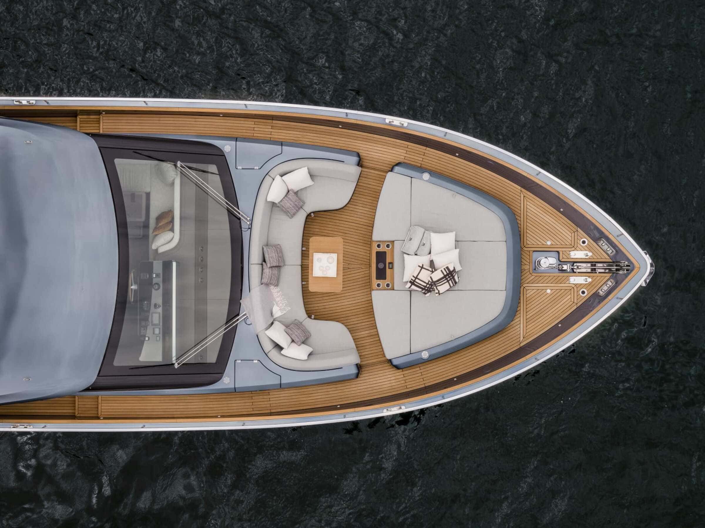 Носовая зона/Bow area