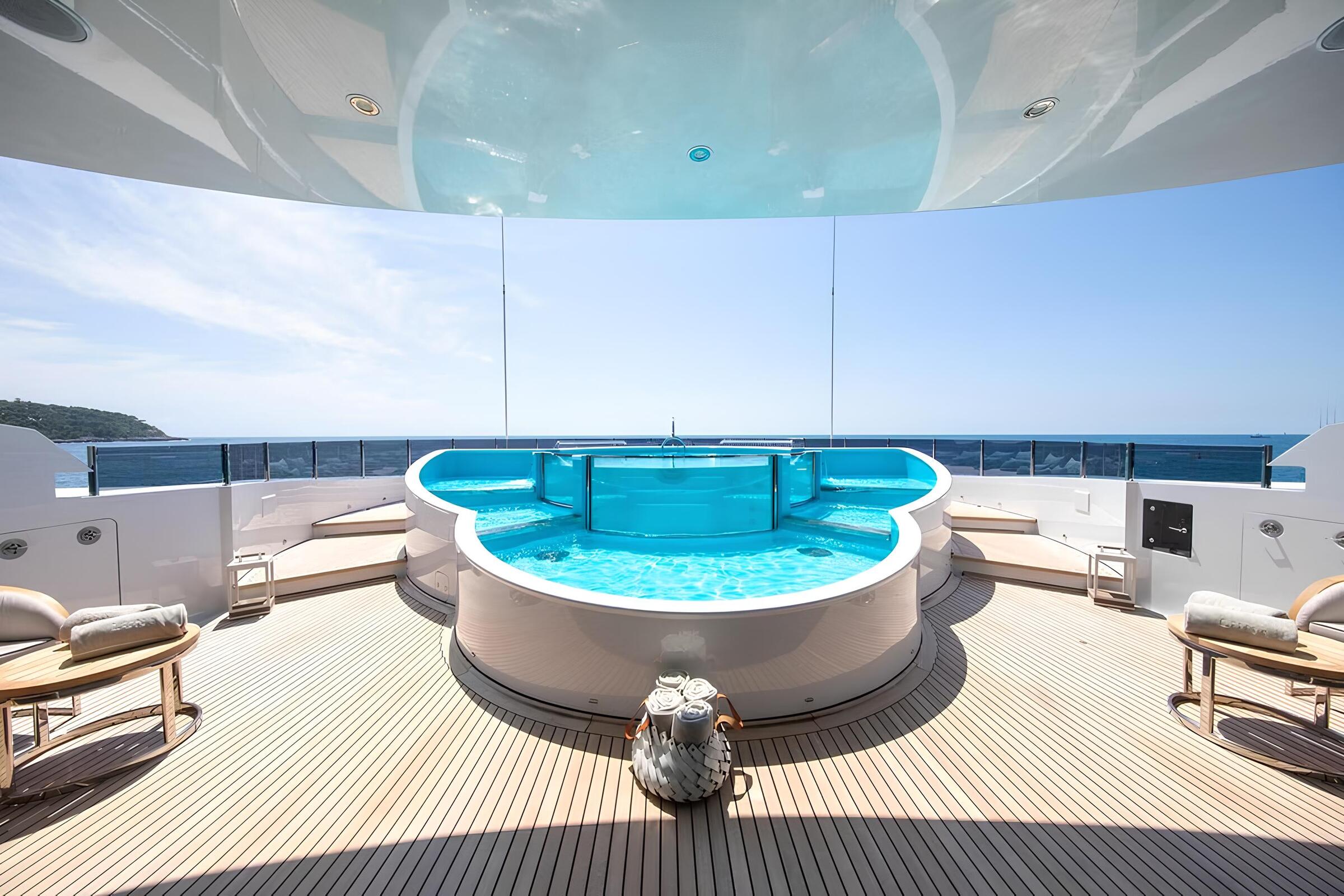 Джакузи на сандеке/Sundeck jacuzzi