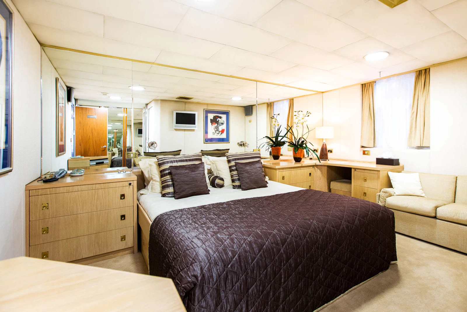 VIP-каюта/VIP cabin