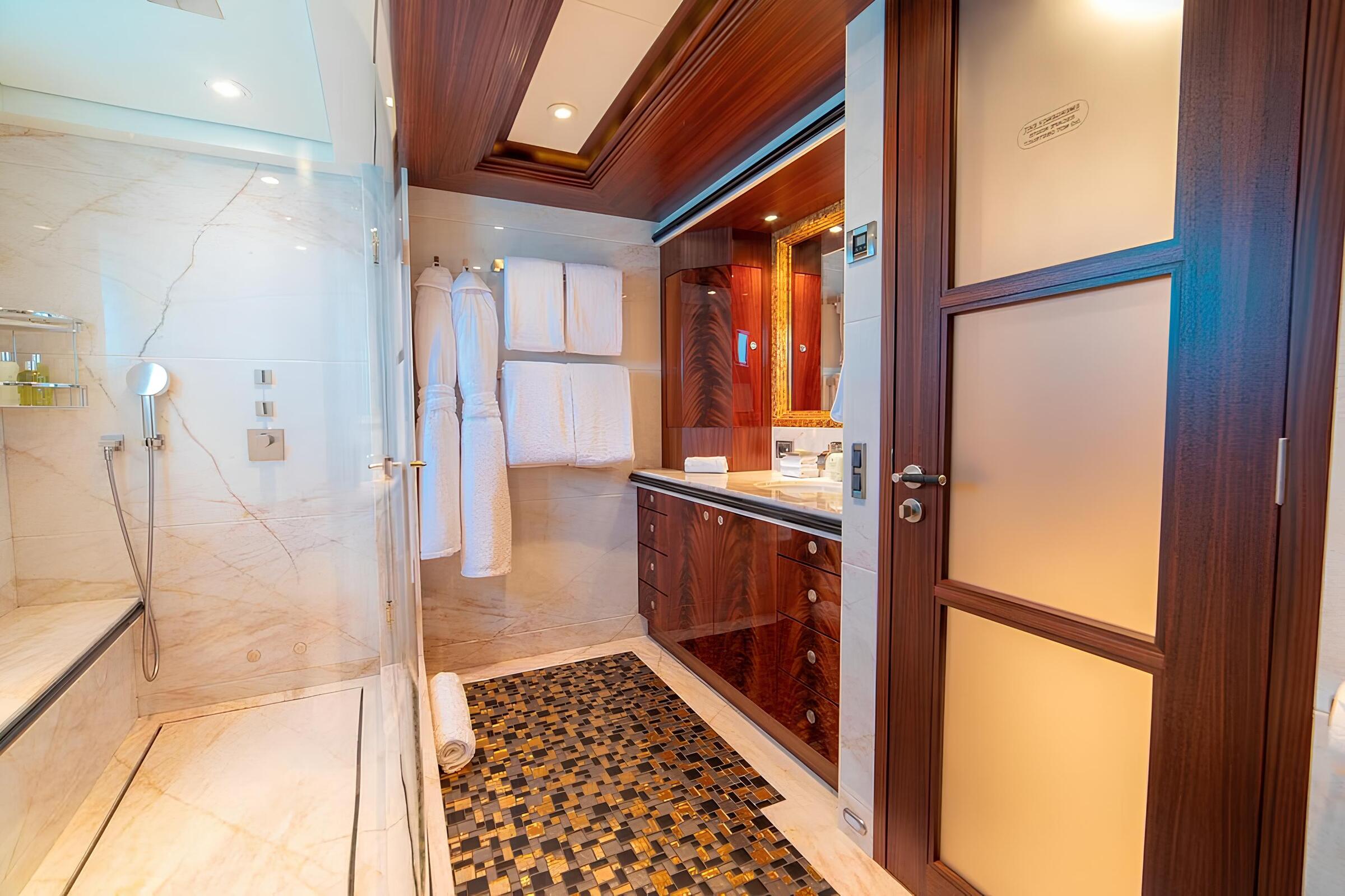 Санузел владельца/Master bathroom