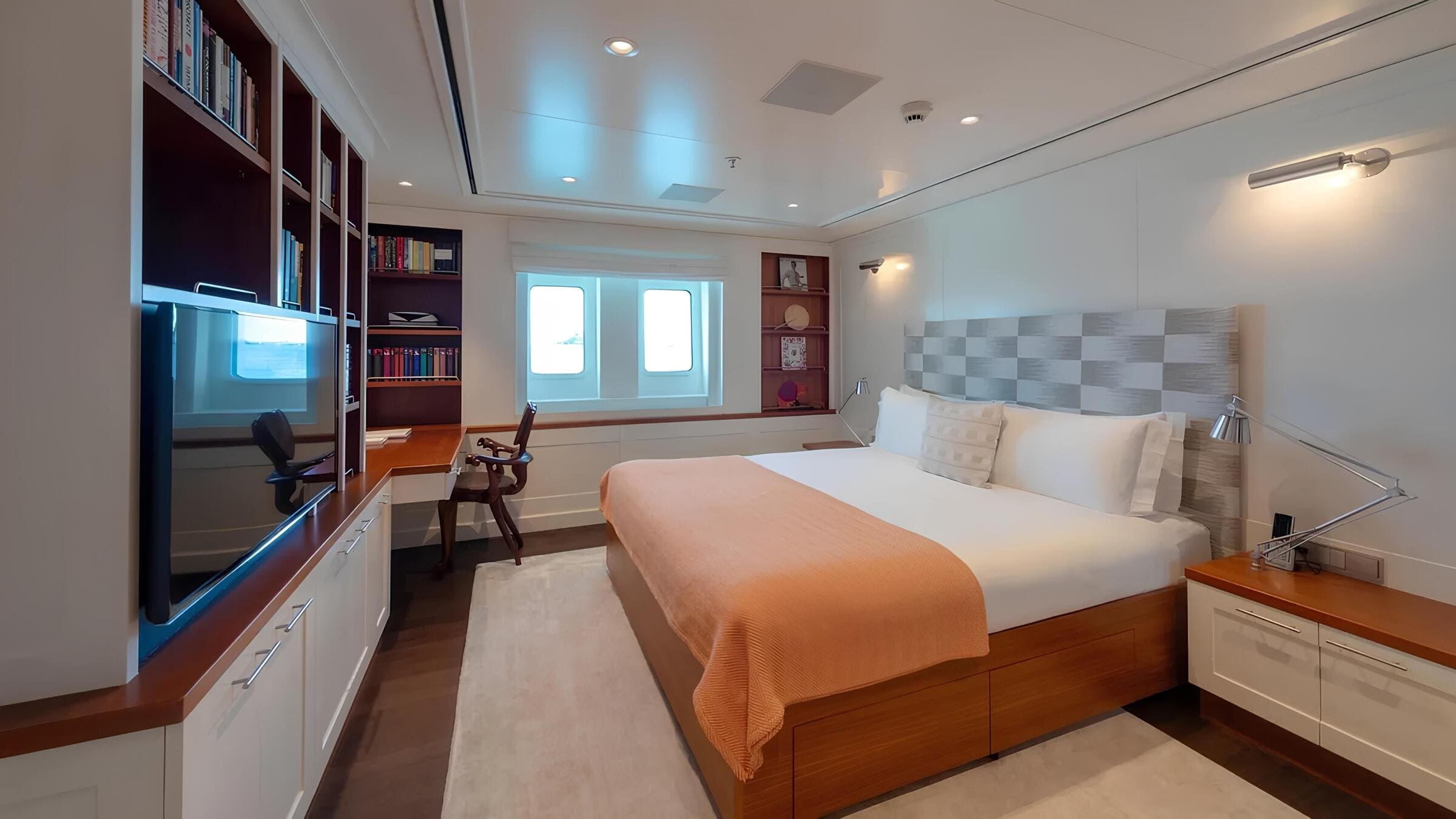 VIP-каюта/VIP cabin