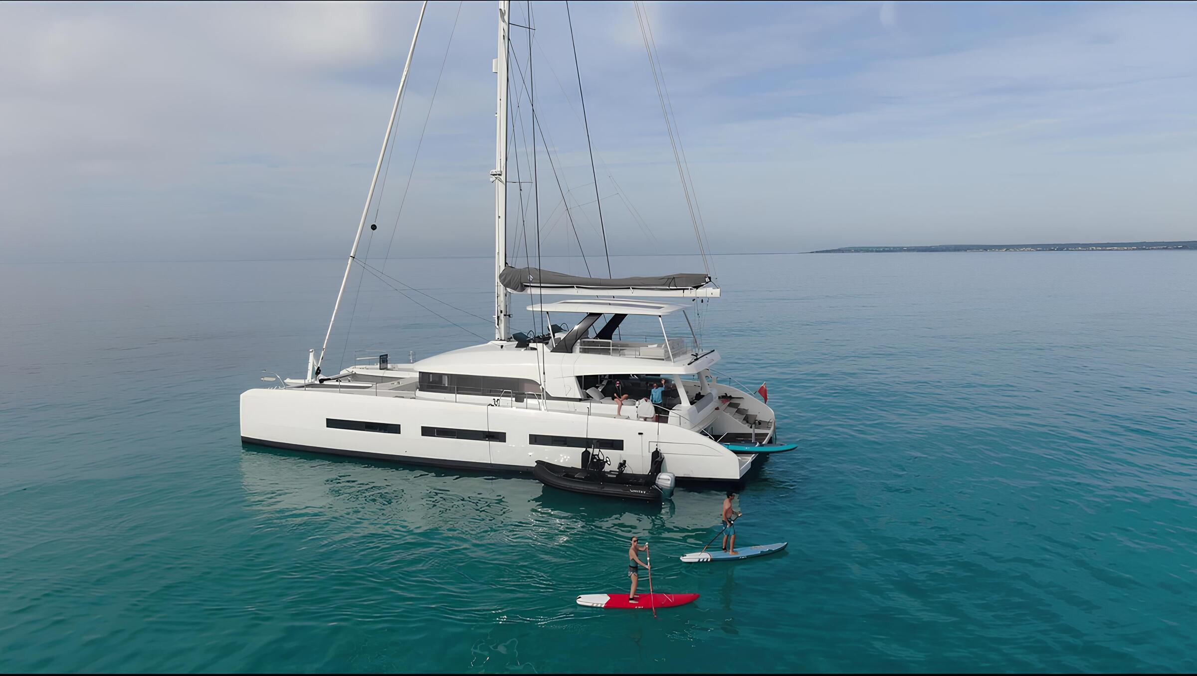 Экстерьер Lagoon Seventy 7 2021 CAT TUA/Exterior Lagoon Seventy 7 2021 CAT TUA