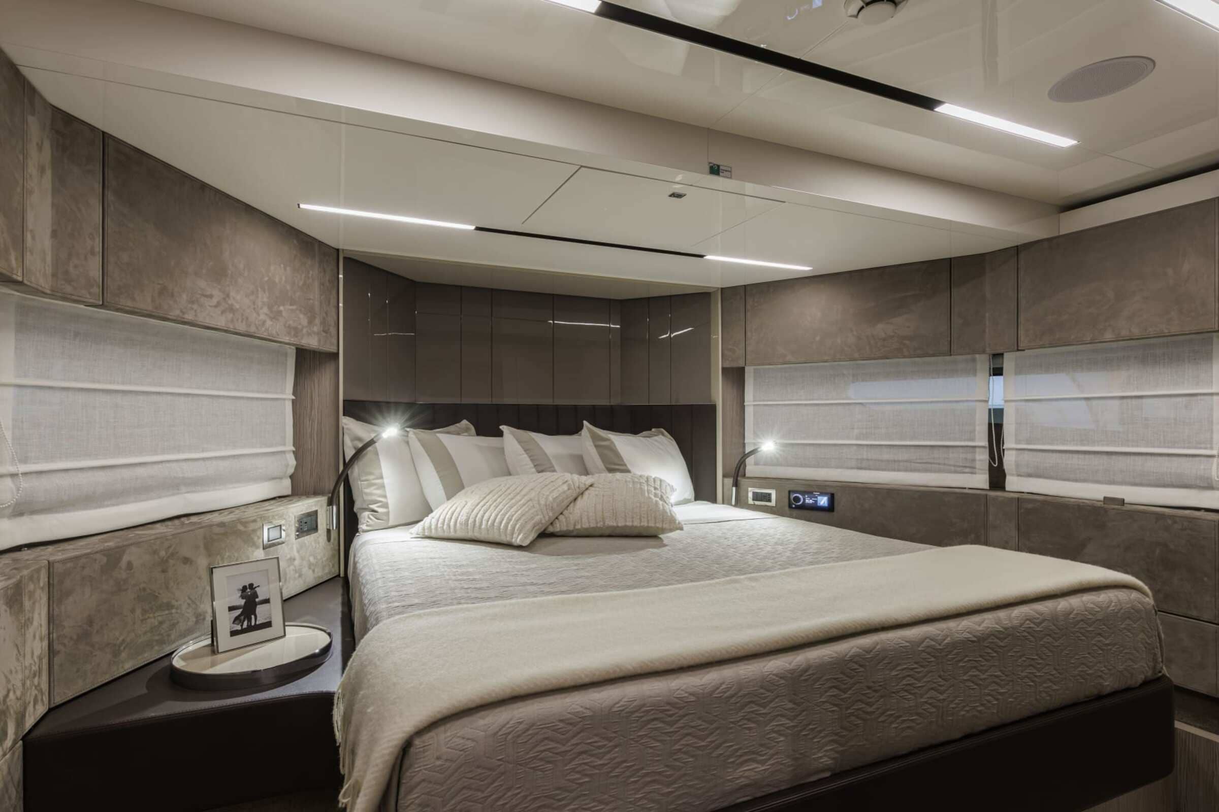 VIP-каюта/VIP cabin