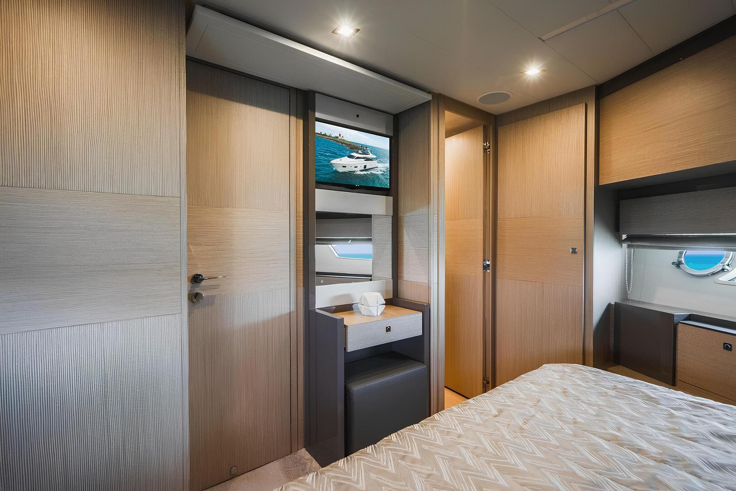 VIP-каюта/VIP cabin