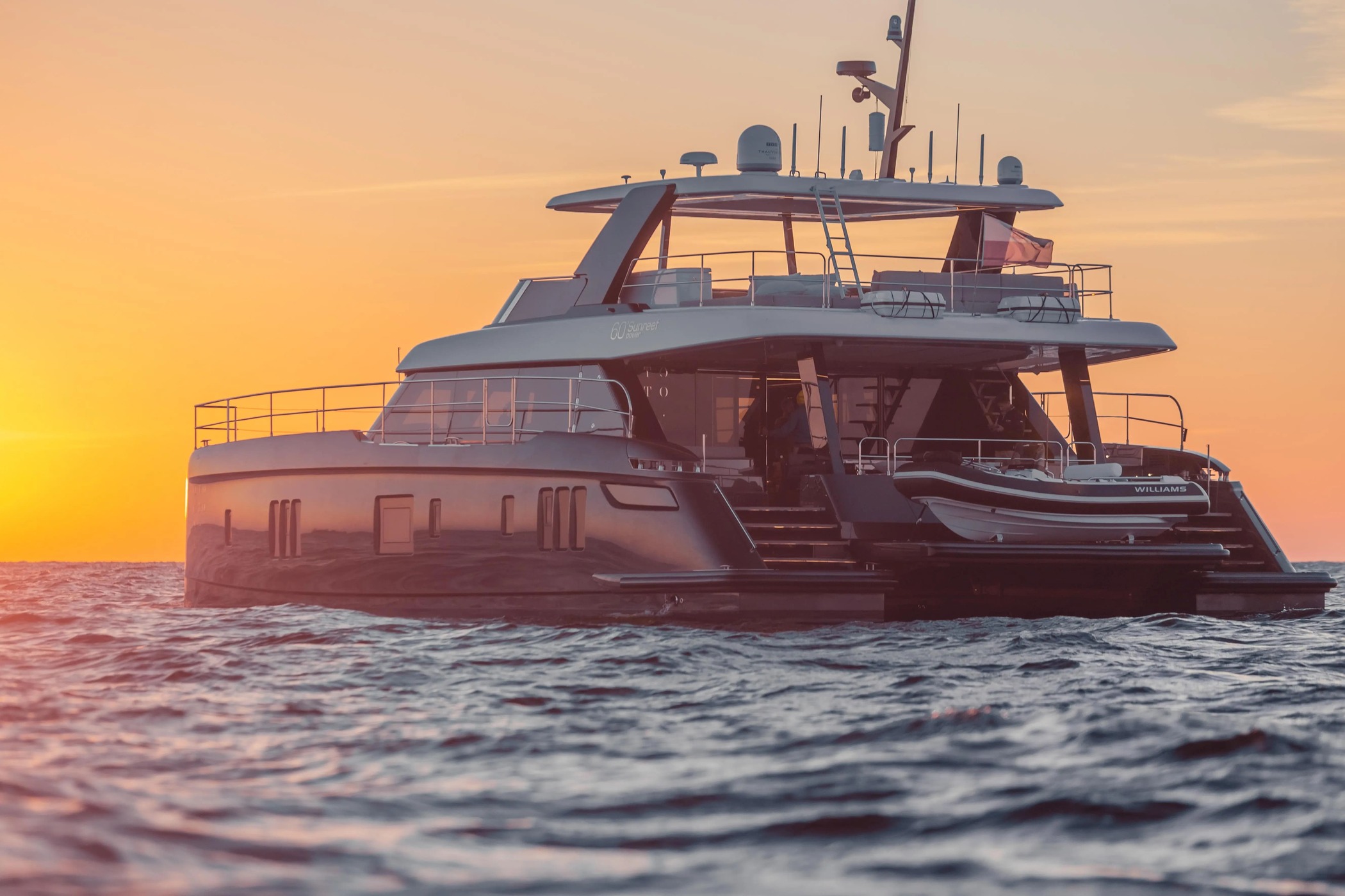 Экстерьер 60 SUNREEF POWER NEW/Exterior 60 SUNREEF POWER NEW