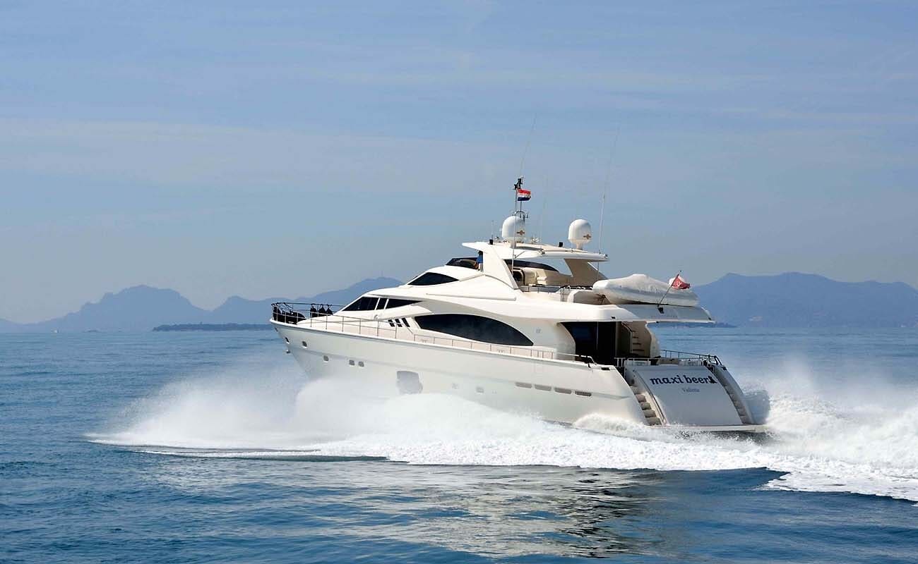 Экстерьер Ferretti 881 RPH 2012 MY MAXI BEER/Exterior Ferretti 881 RPH 2012 MY MAXI BEER