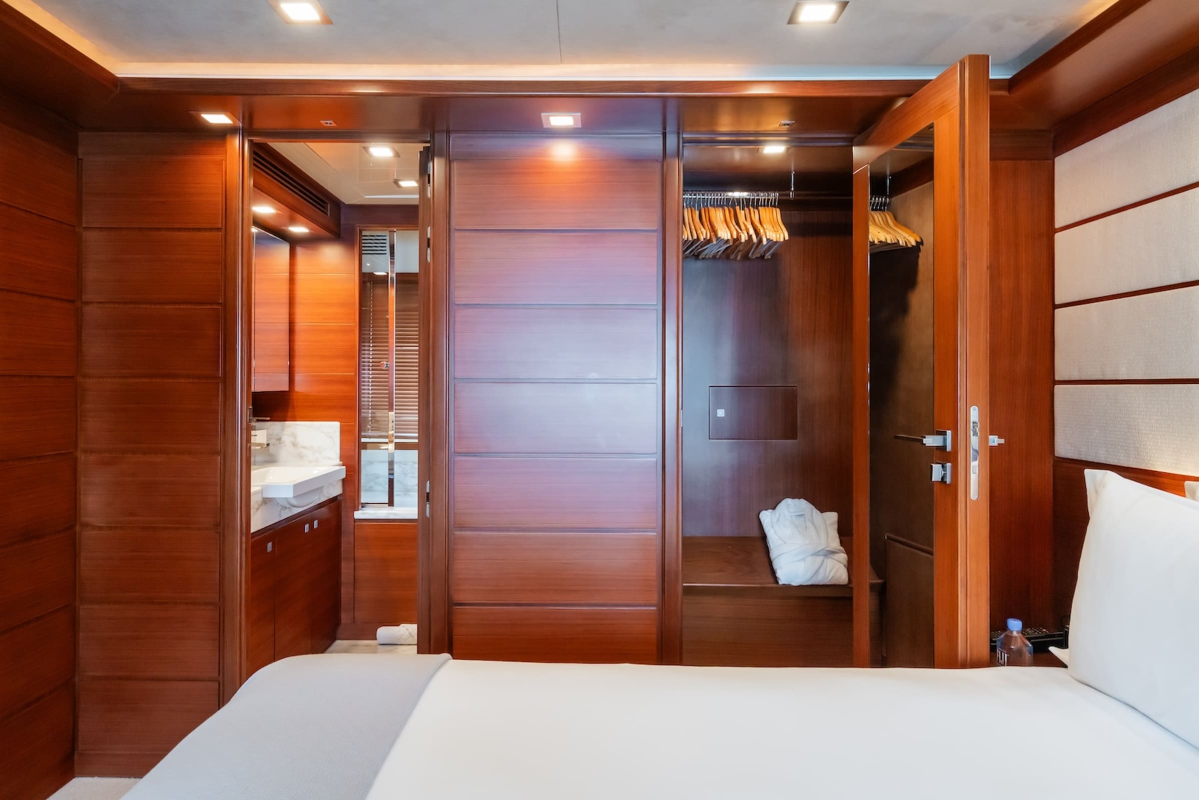 VIP-каюта/VIP cabin