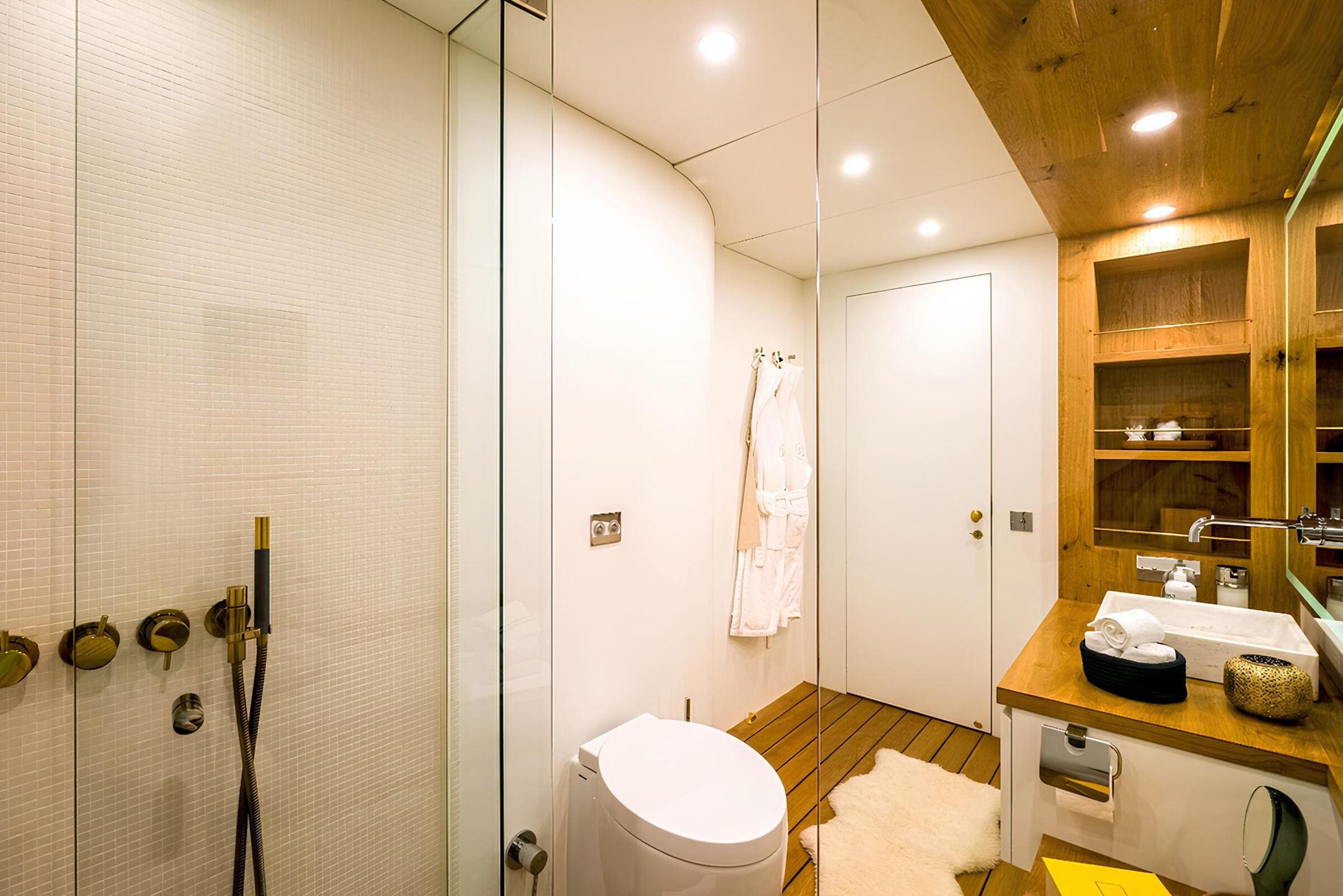 VIP-санузел/VIP bathroom