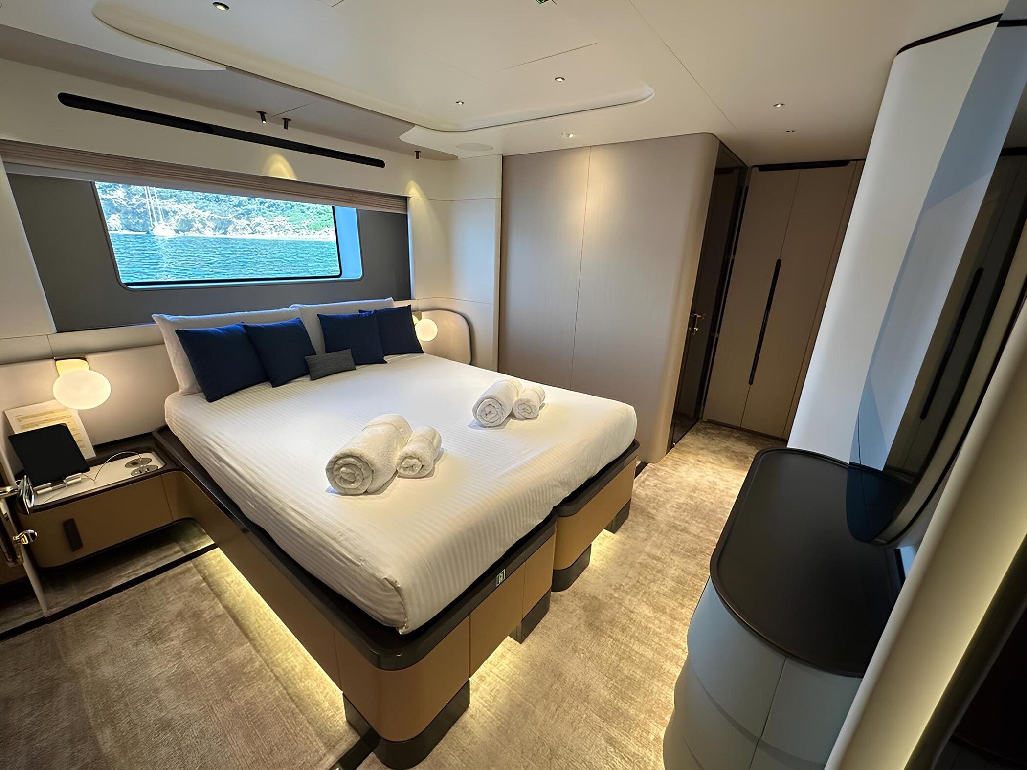 VIP-каюта/VIP cabin