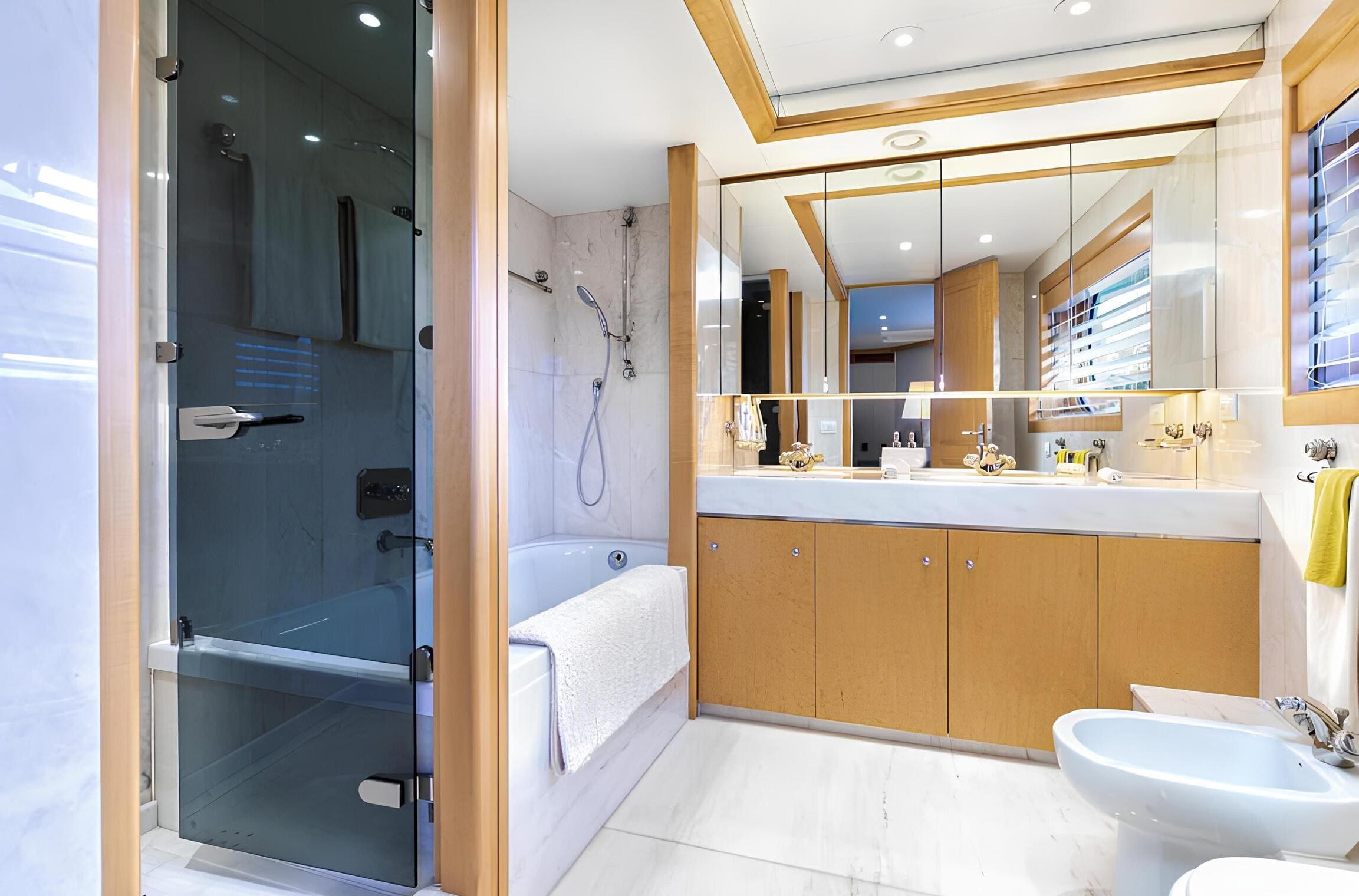 Санузел владельца/Master bathroom
