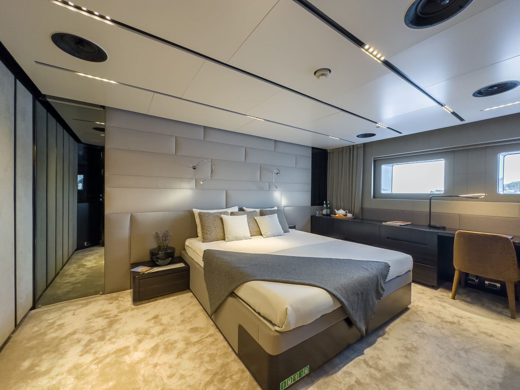 VIP-каюта/VIP cabin