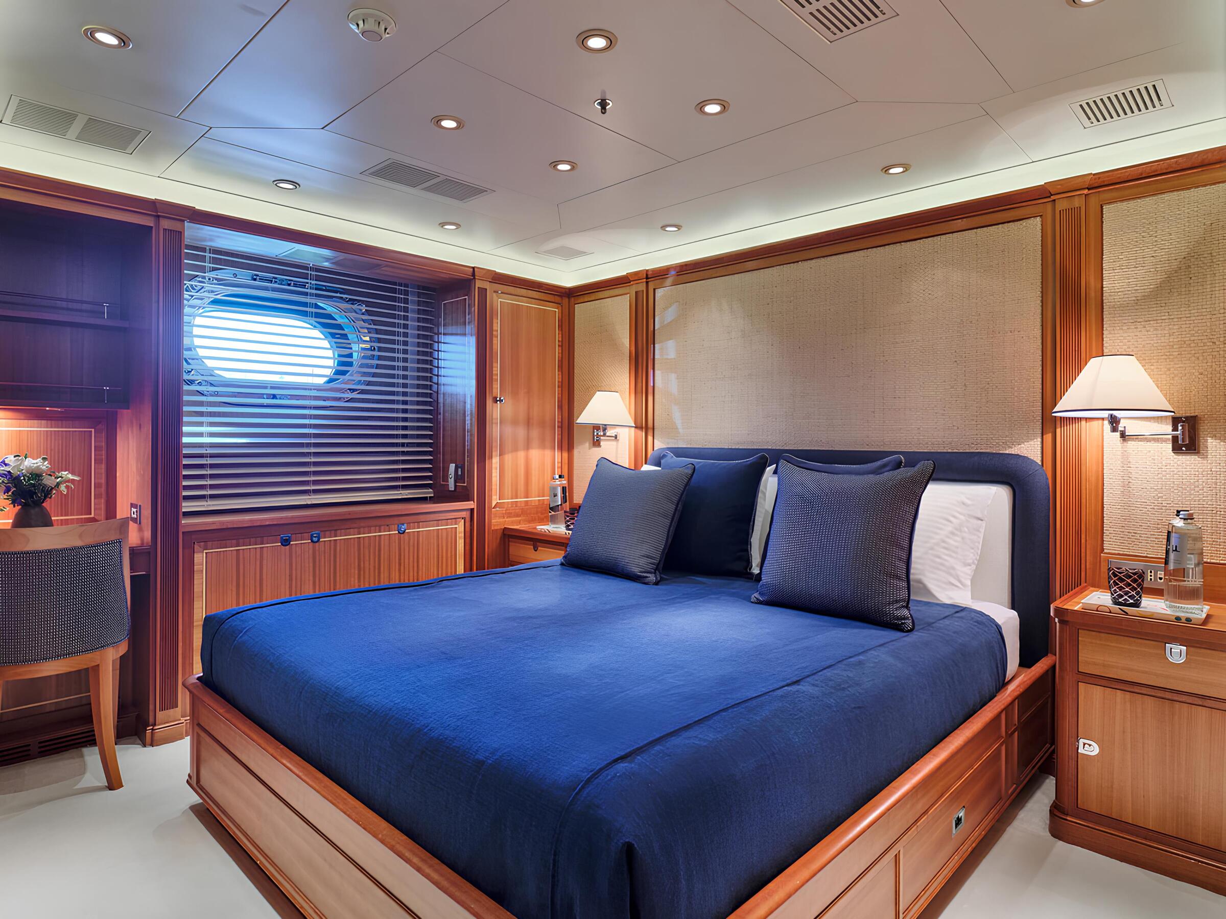VIP-каюта/VIP cabin