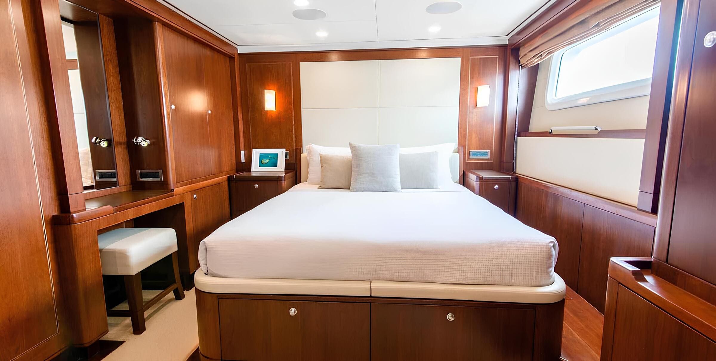 VIP-каюта/VIP cabin