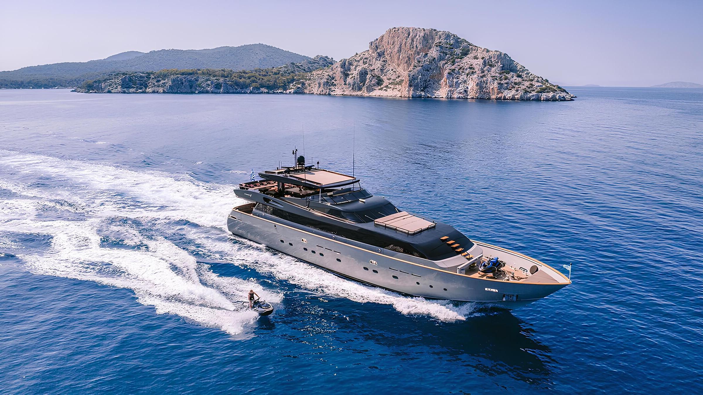 Экстерьер Baglietto 33M 2002 MY ISLANDER II/Exterior Baglietto 33M 2002 MY ISLANDER II