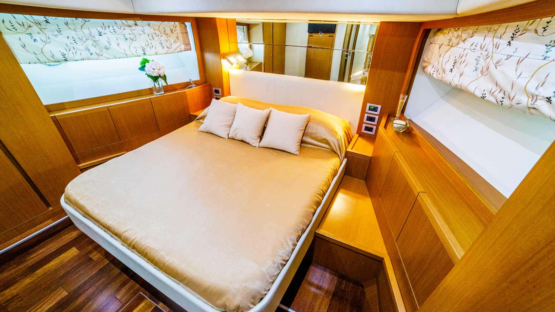 VIP-каюта/VIP cabin